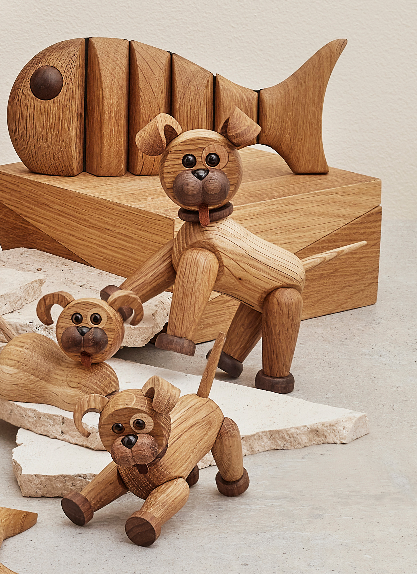 Spring Copenhagen Happy Dog Dekorasjon Eik 13.5cm