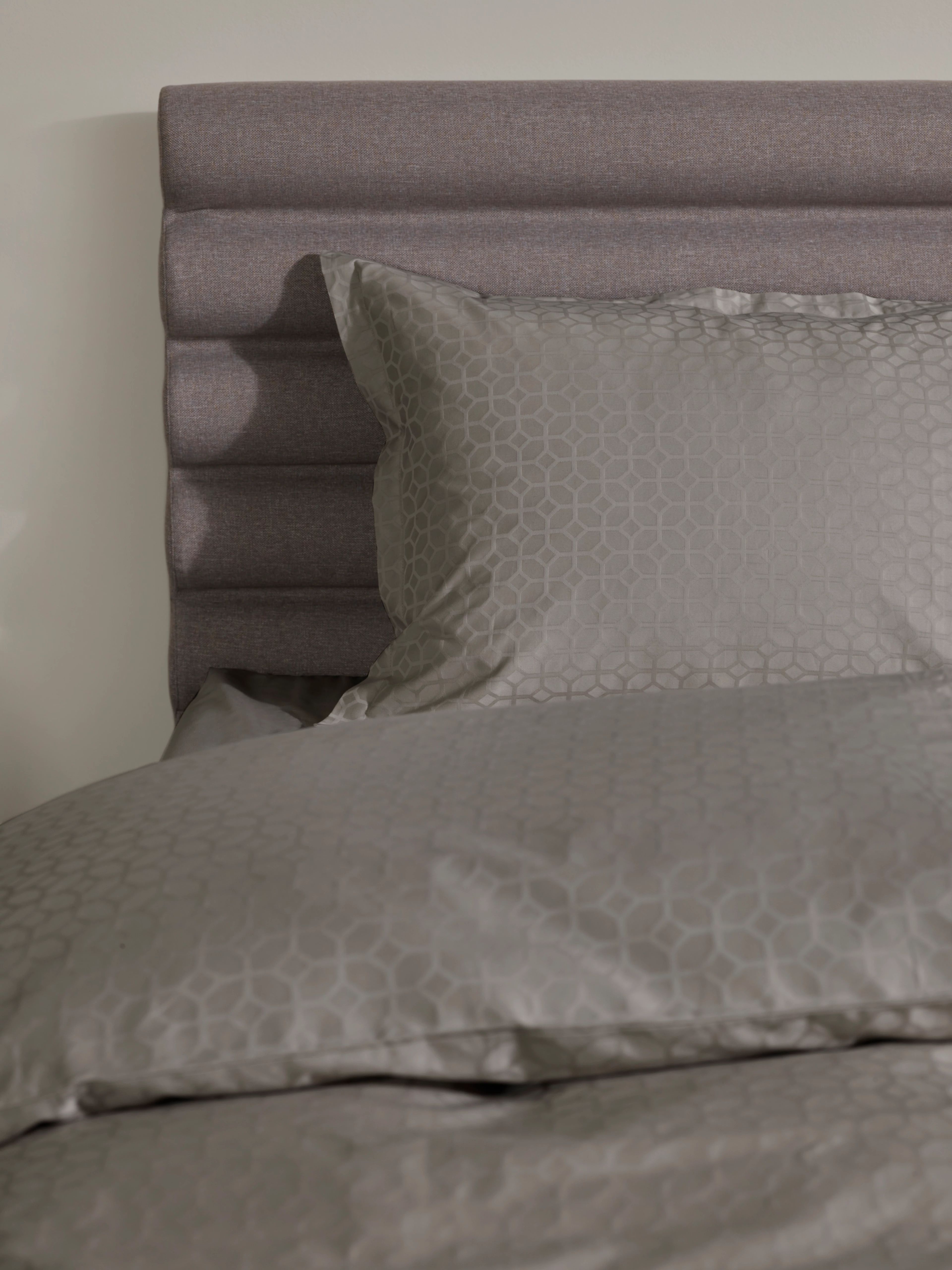 Tempur Satin Luxe Jacquard Tyynyliina Luonto 50x60