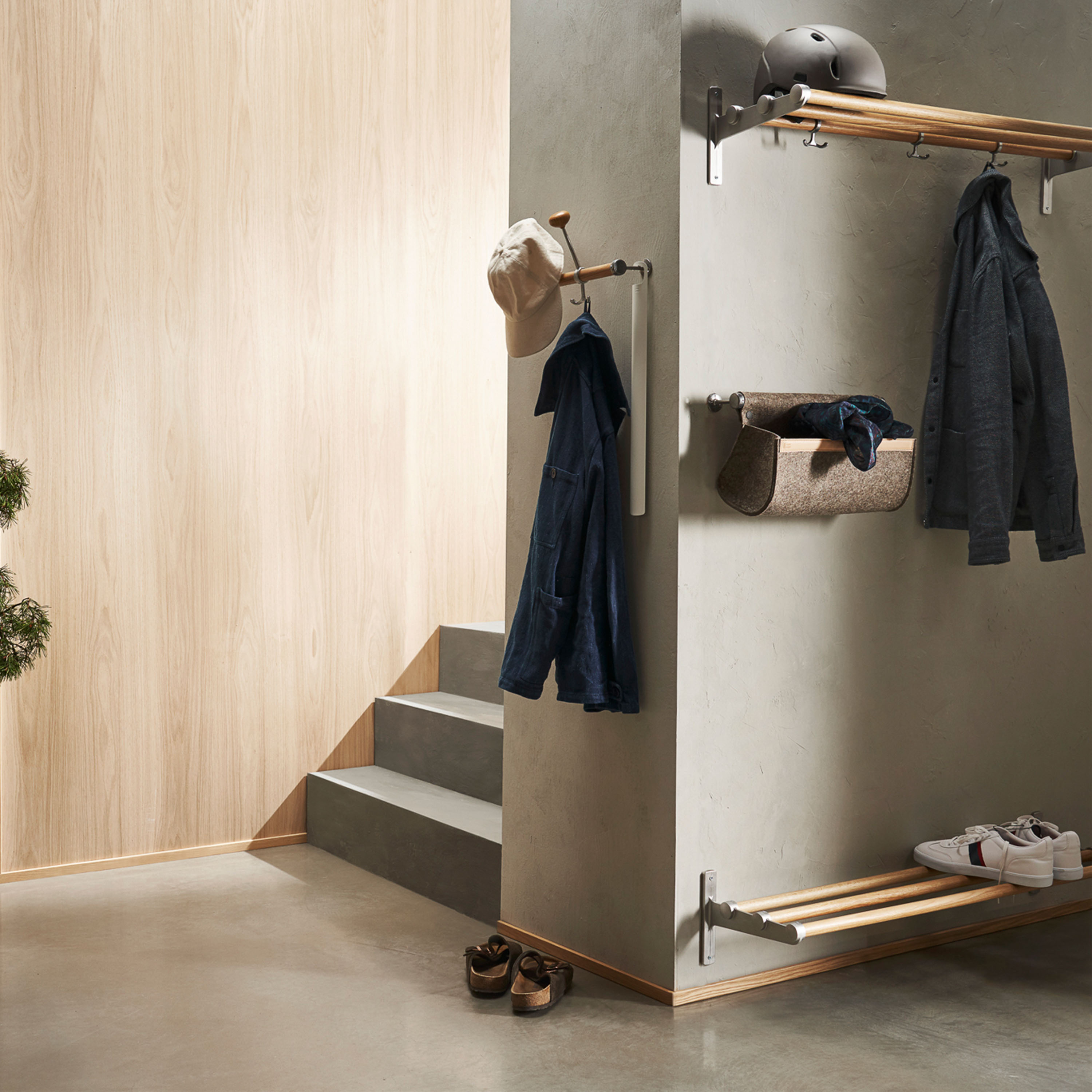 Essem Design Nostalgi Hatt/Skohylla Ek/Aluminium 100cm