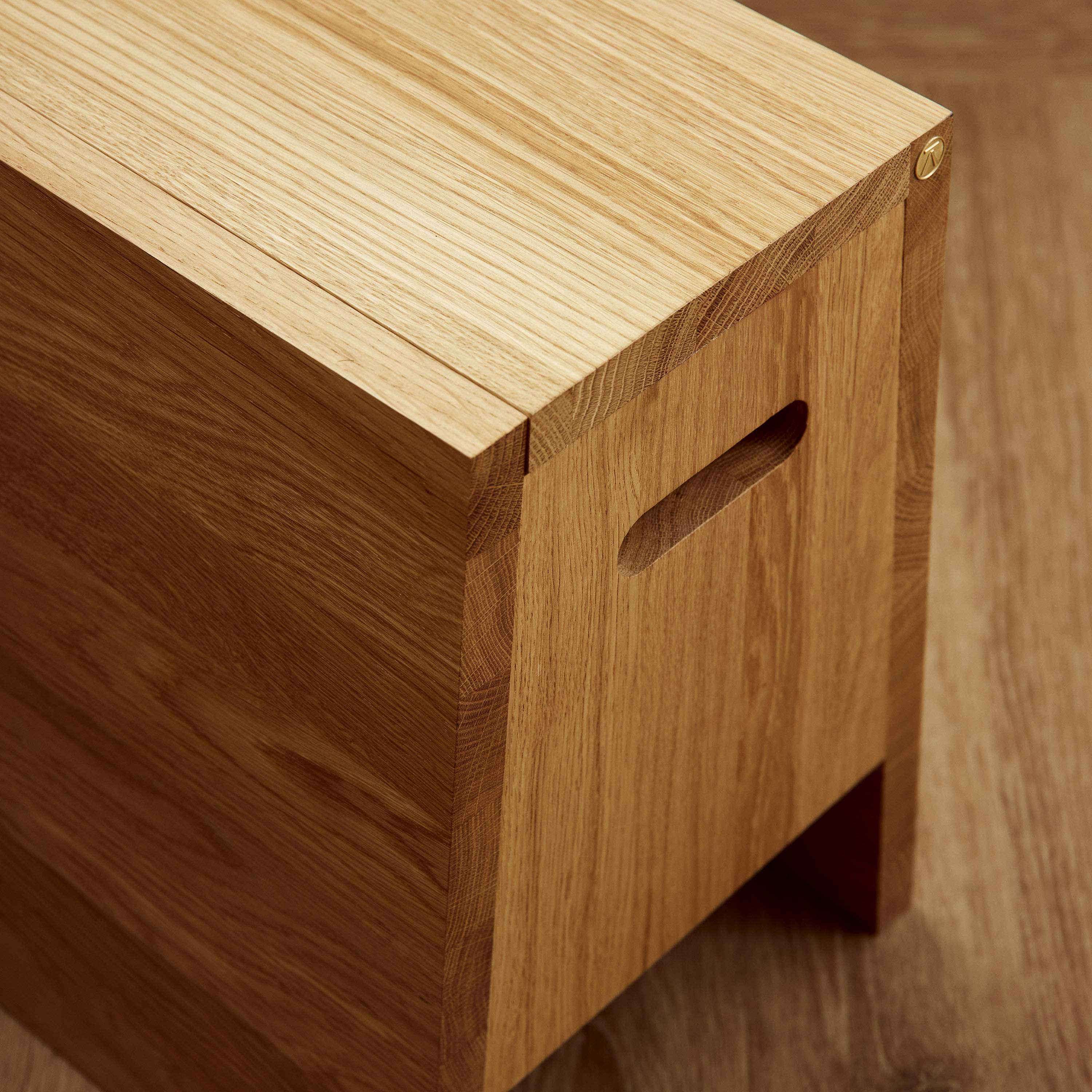 Andersen Furniture Plinth Jakkara Oak