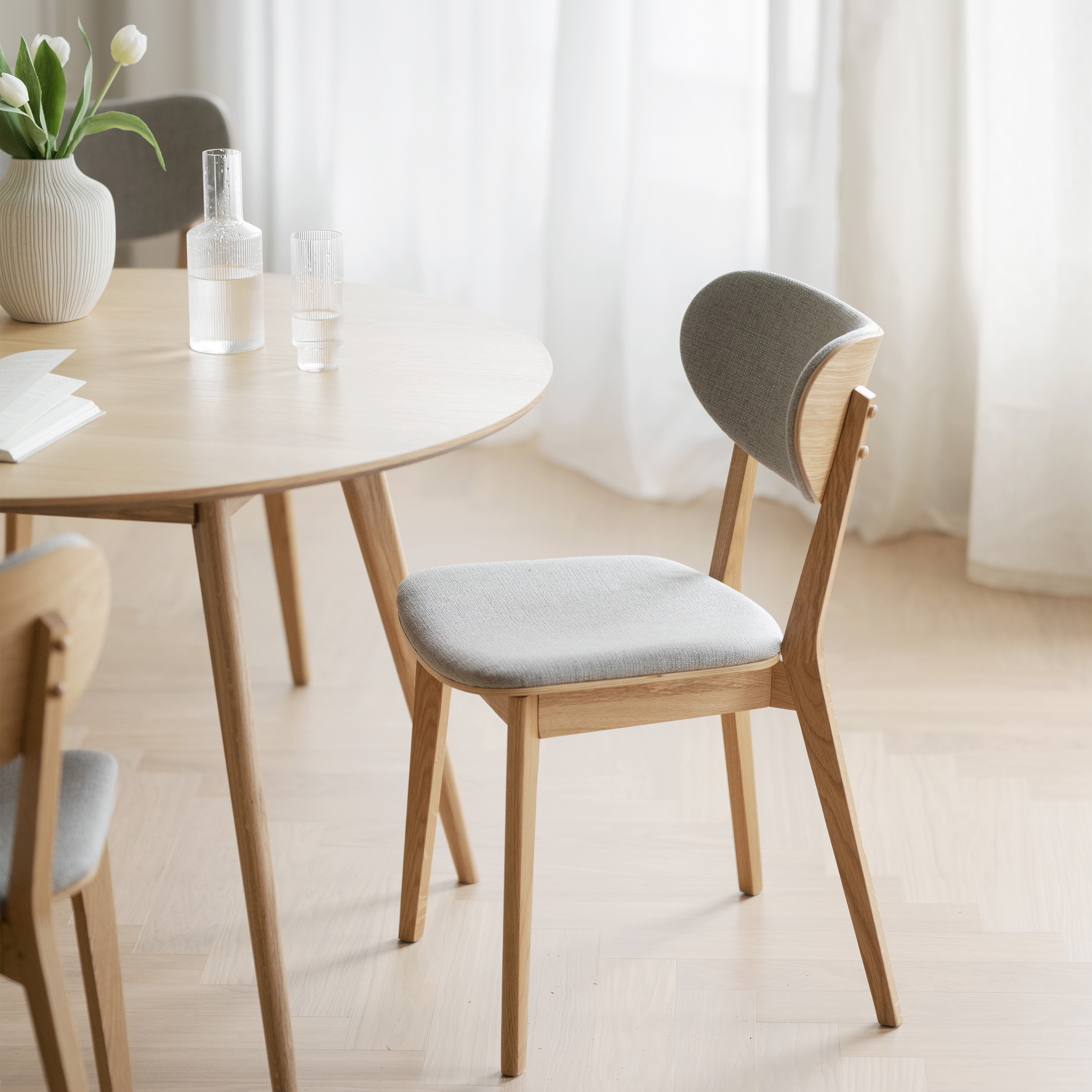 Rowico Home Yumi Matbord Ek Ø115