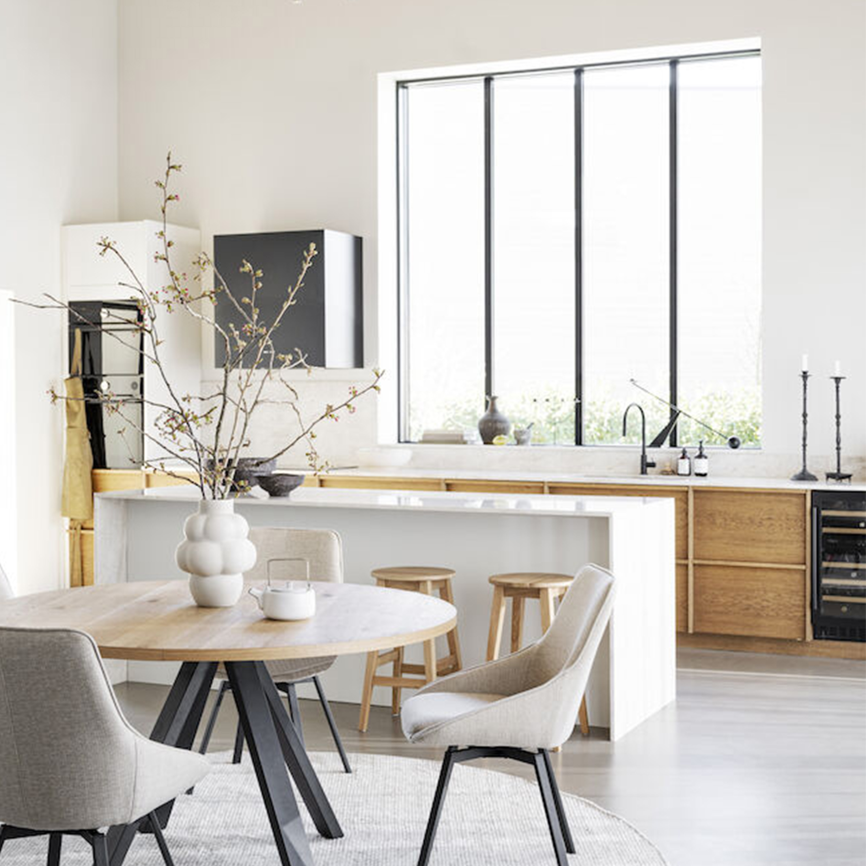 Rowico Home Austin Barstol Lackad Ek