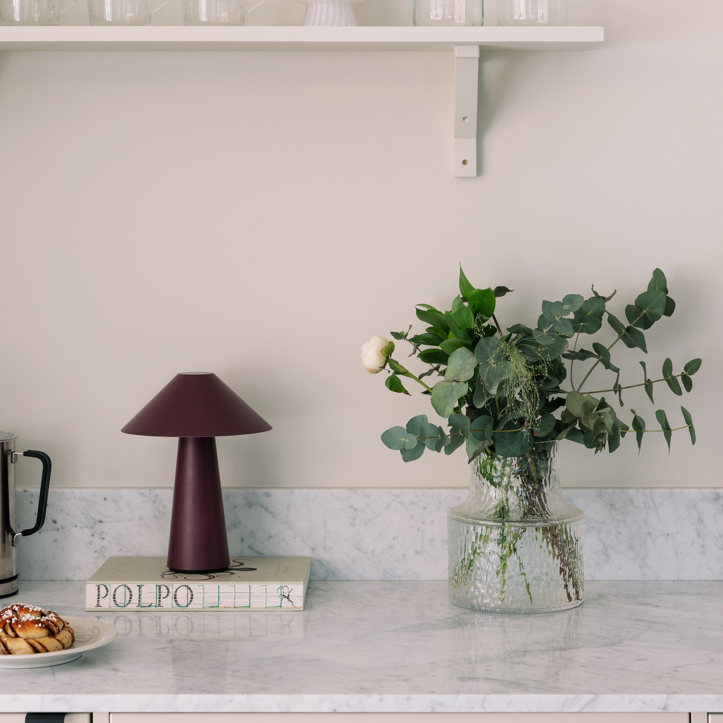 Globen Lighting Cannes Bærbar Bordlampe Burgunder 26cm