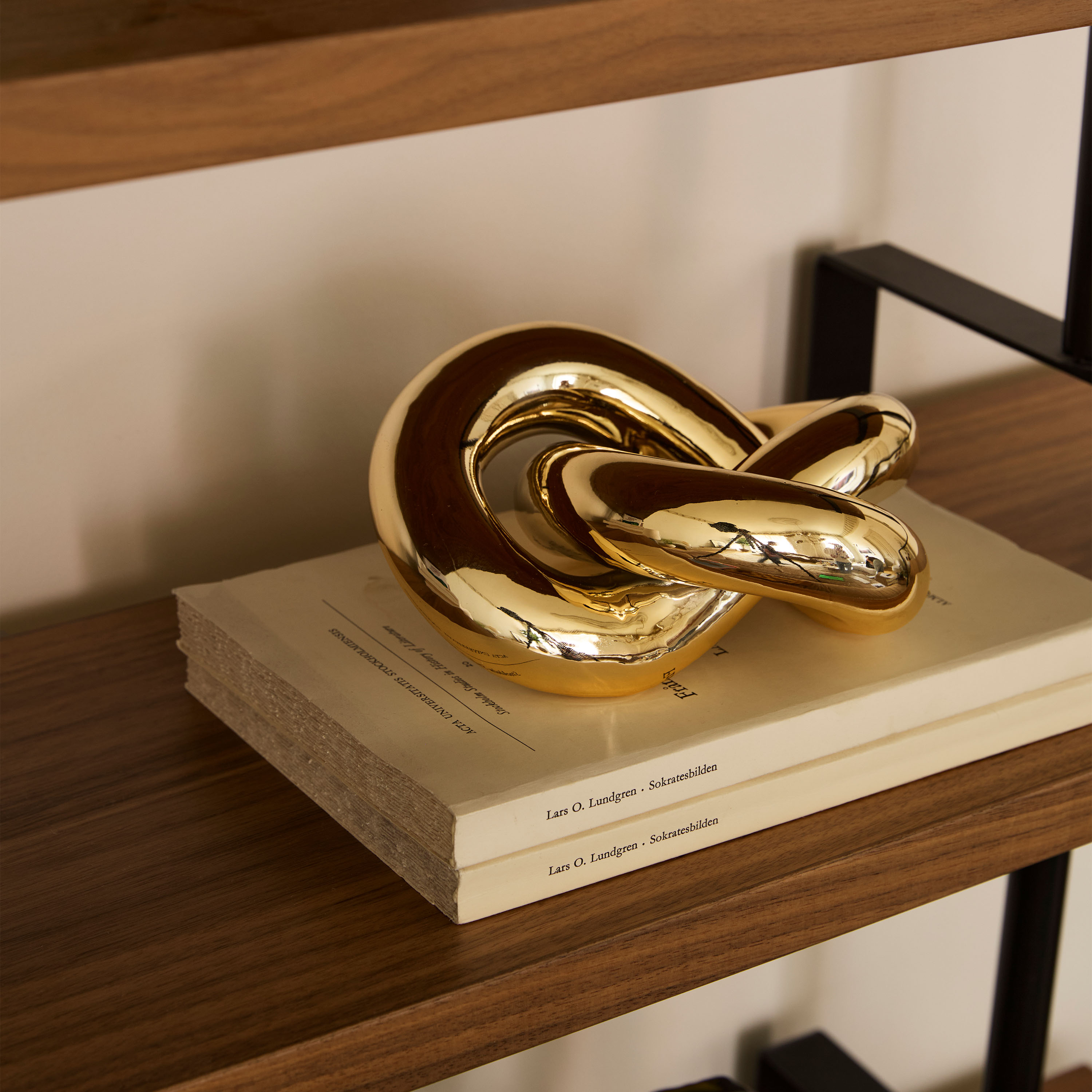 Knot Table Light Gold Small