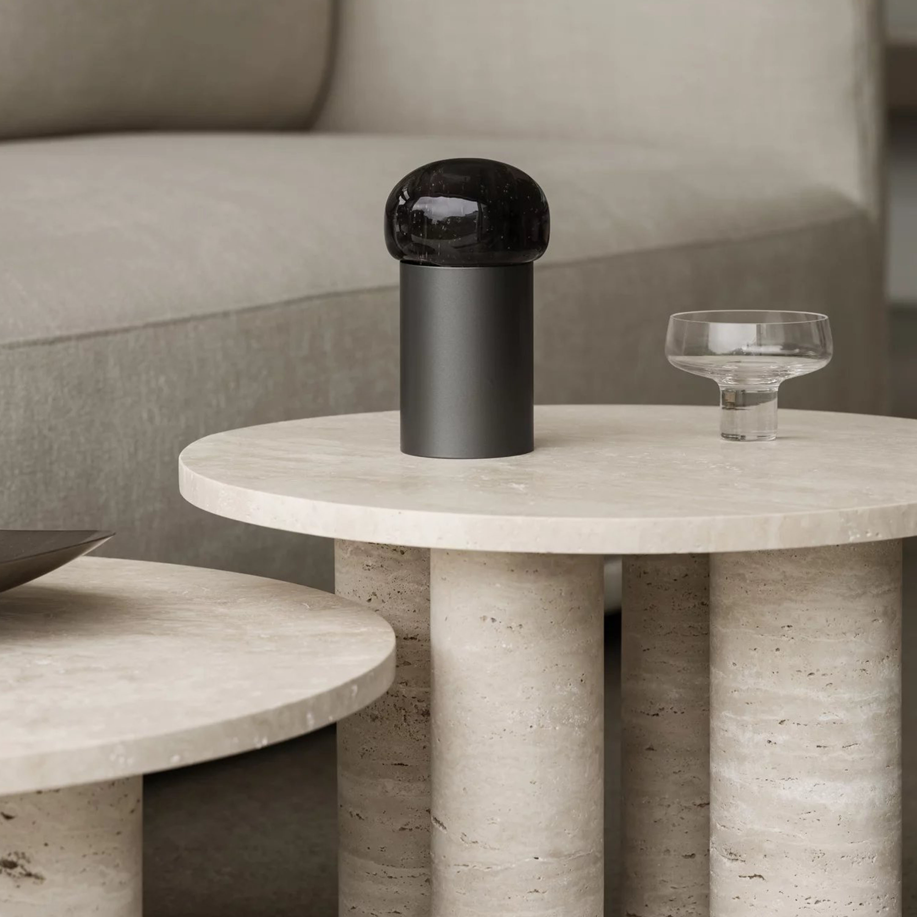 Blomus Volos Sidebord Travertin Ø52