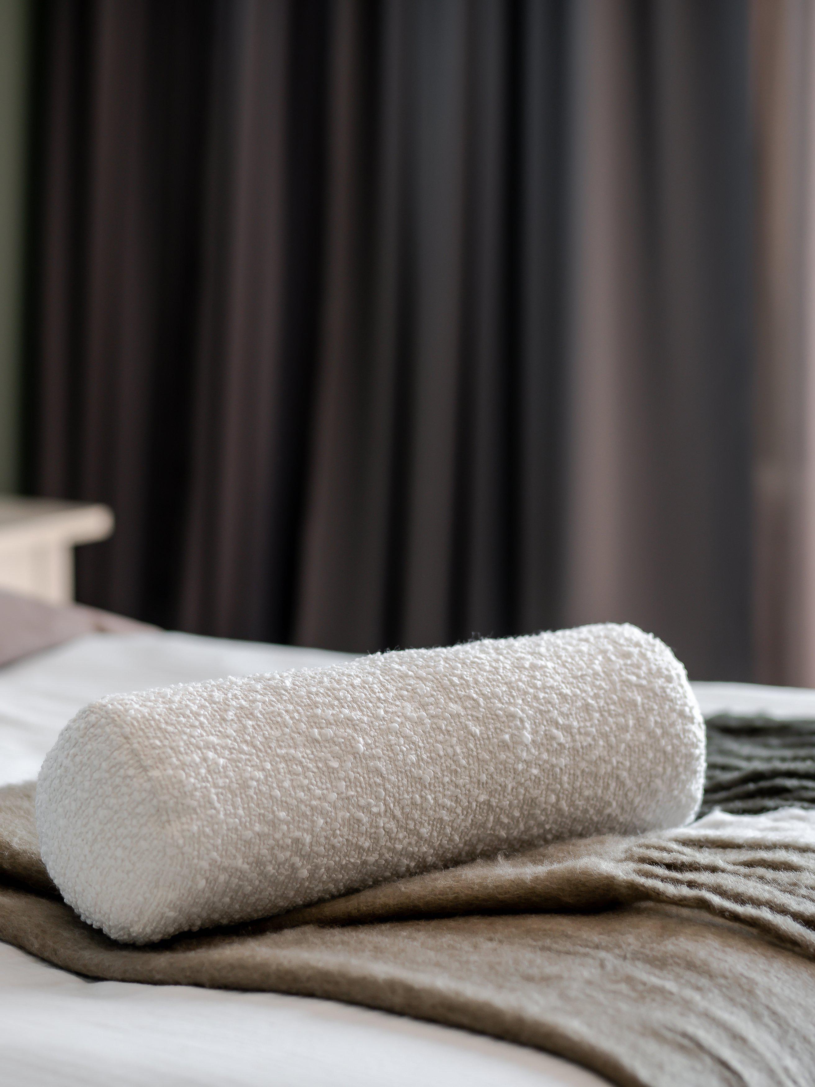 Svanefors Trond Koristetyyny Offwhite