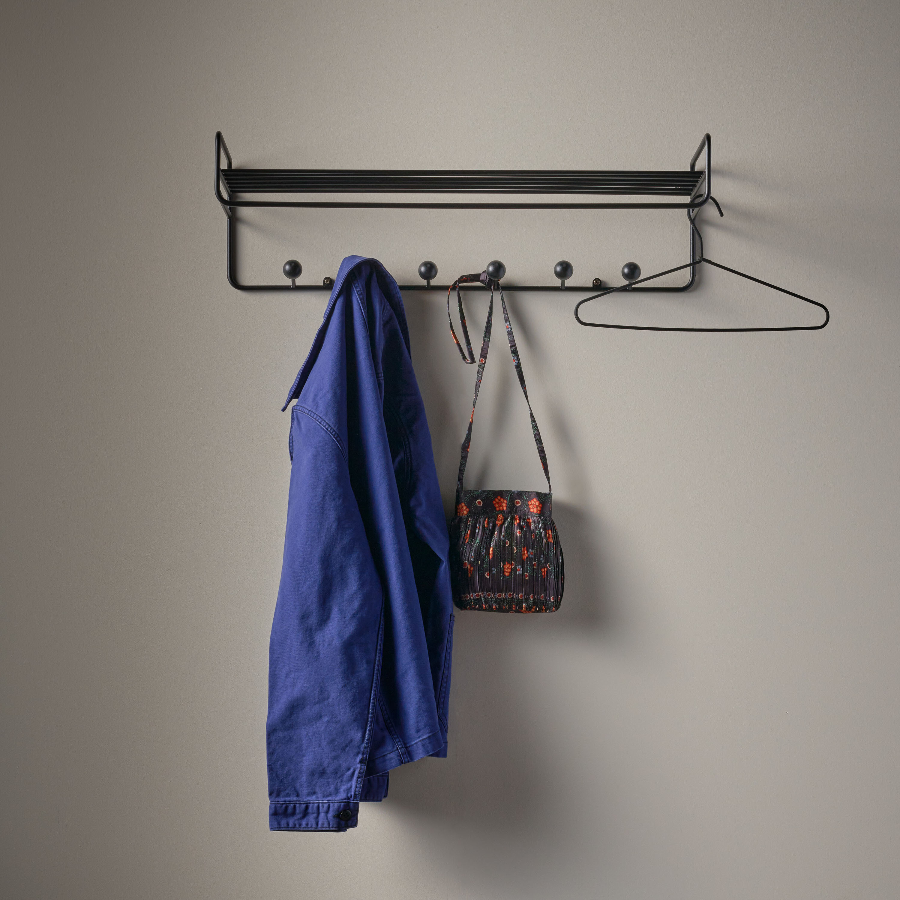 Maze Bill Hutablage Schwarz 71cm