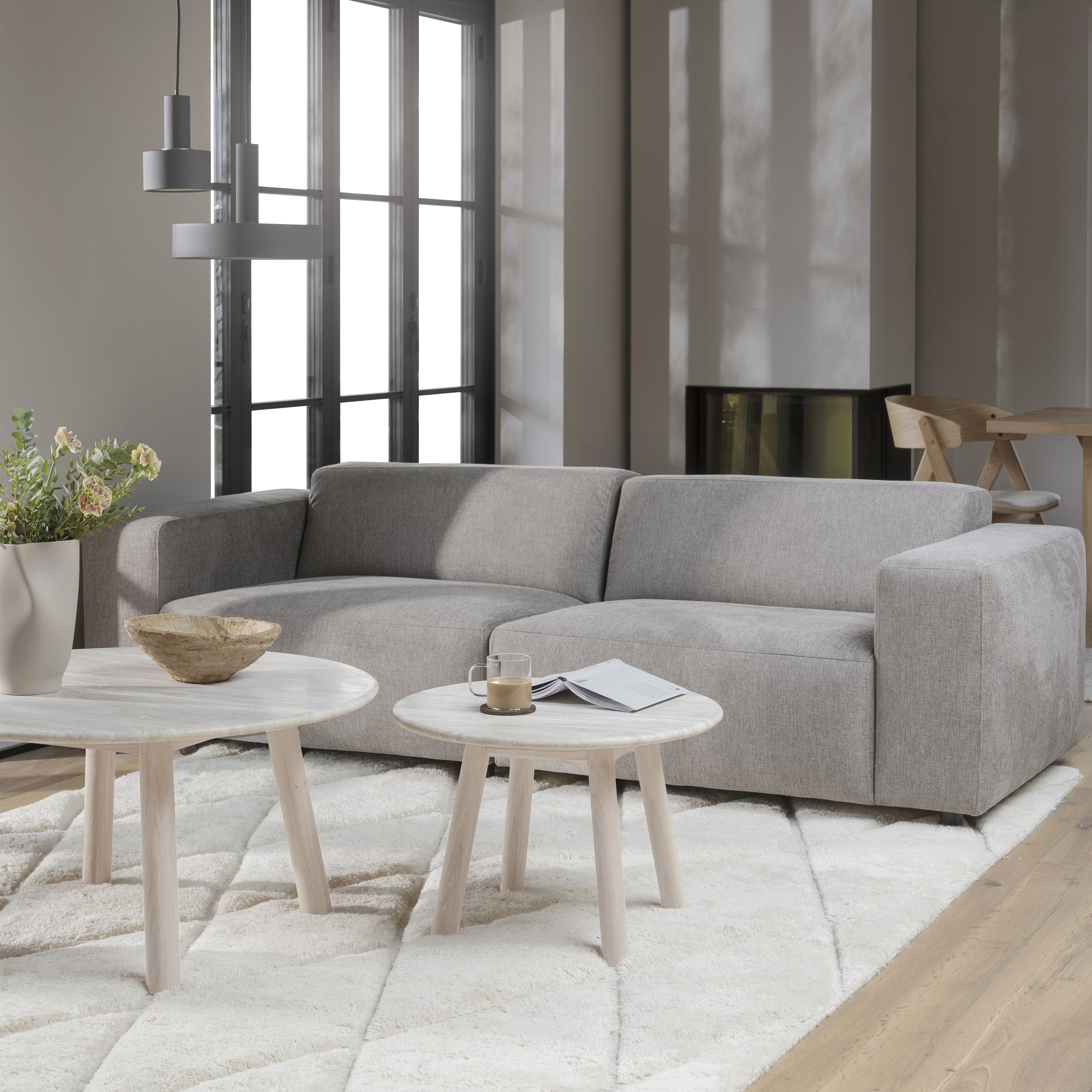 Rowico Home Taransay Soffbord Beige Travertin/Vitpigmenterad Ek Ø90