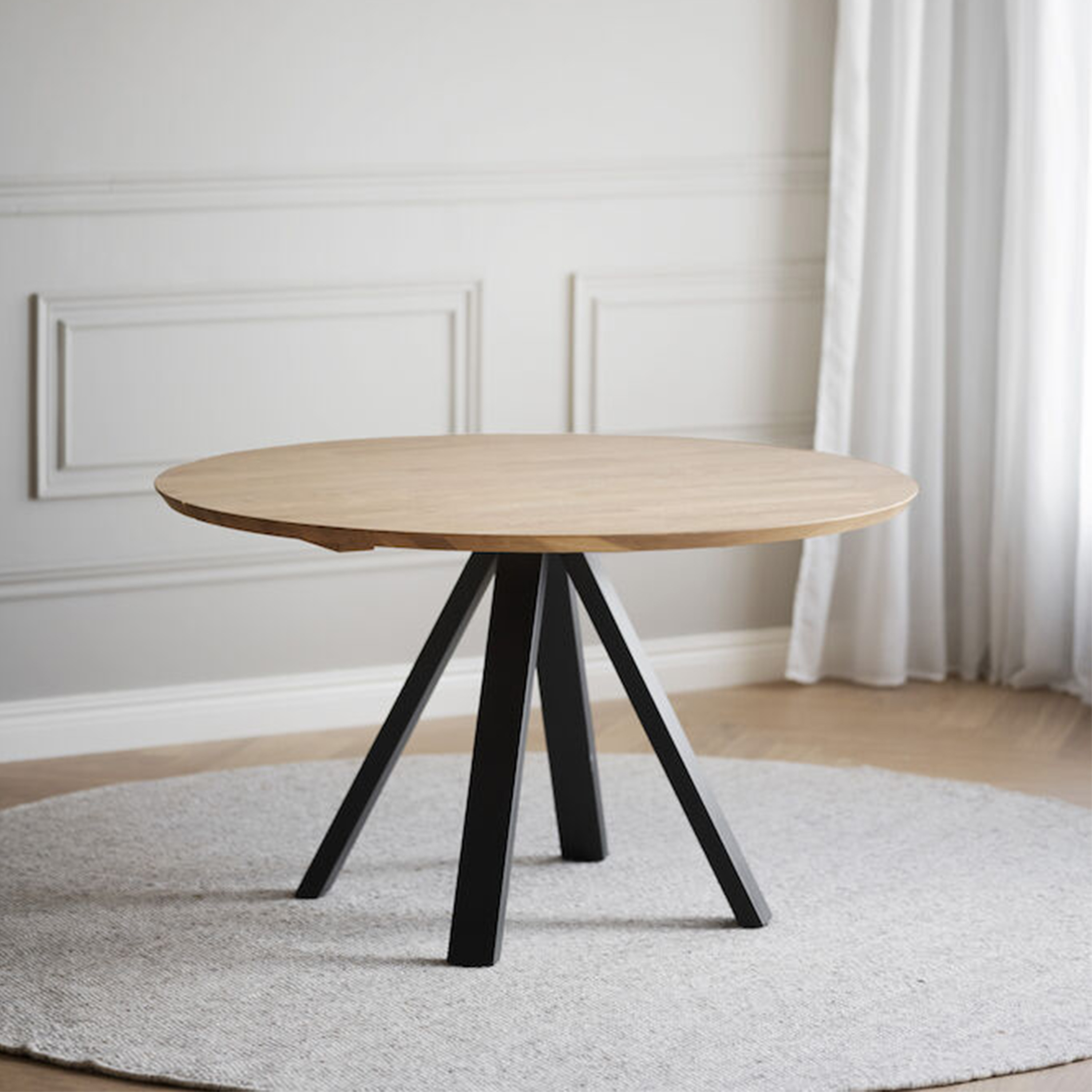 Rowico Home Carradale Esstisch V-Bein Eiche/Schwarz Ø130