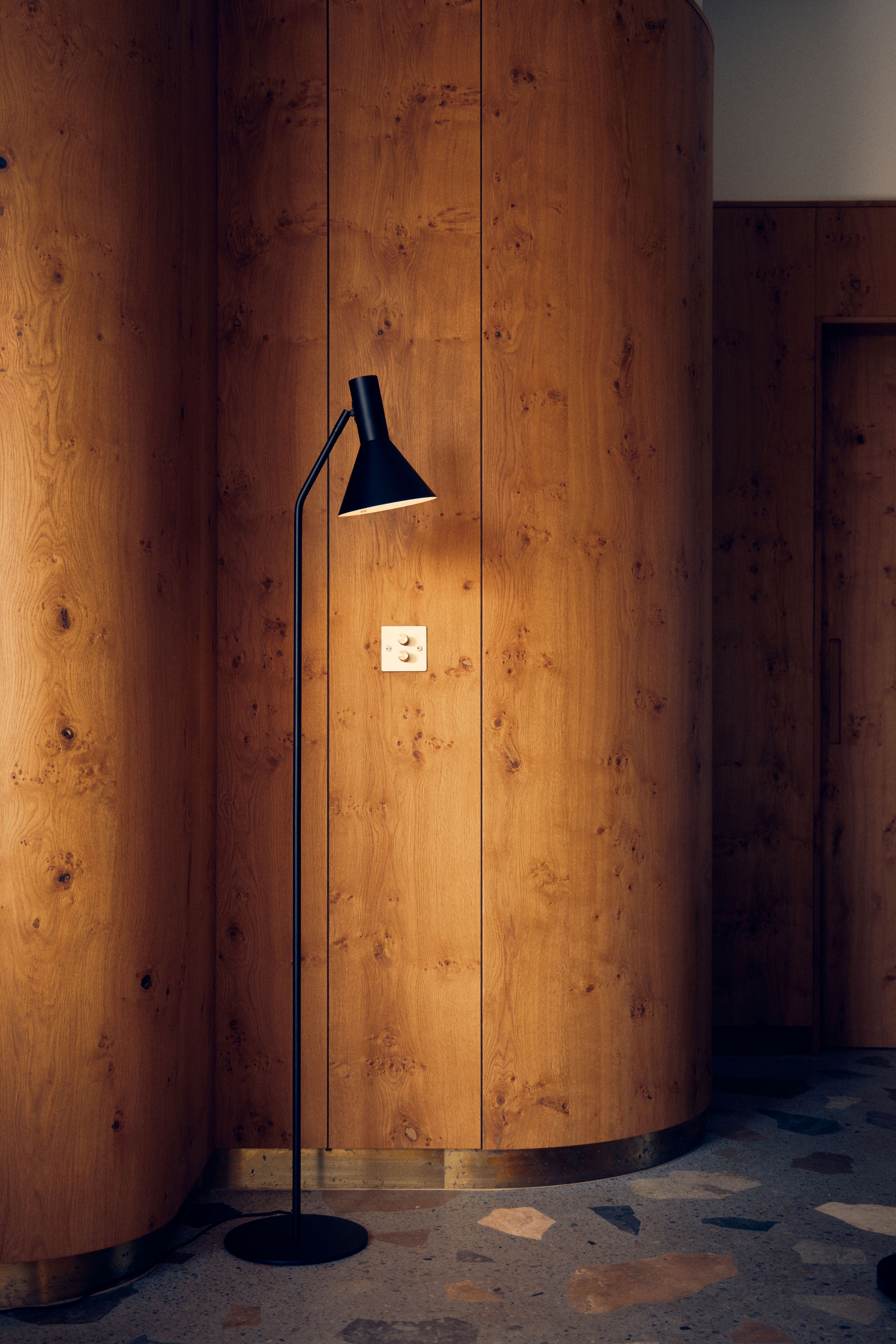 Frandsen Lyss Lattiavalaisin Matta Musta 150 cm