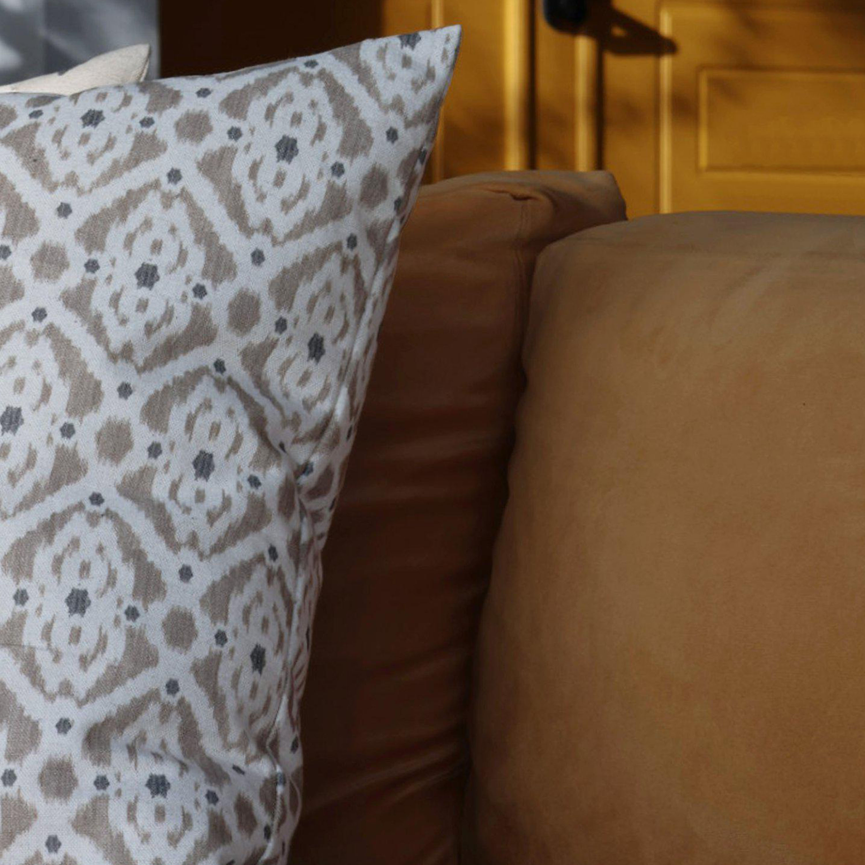 Svanefors Ikat Prydnadskudde Beige 50x50