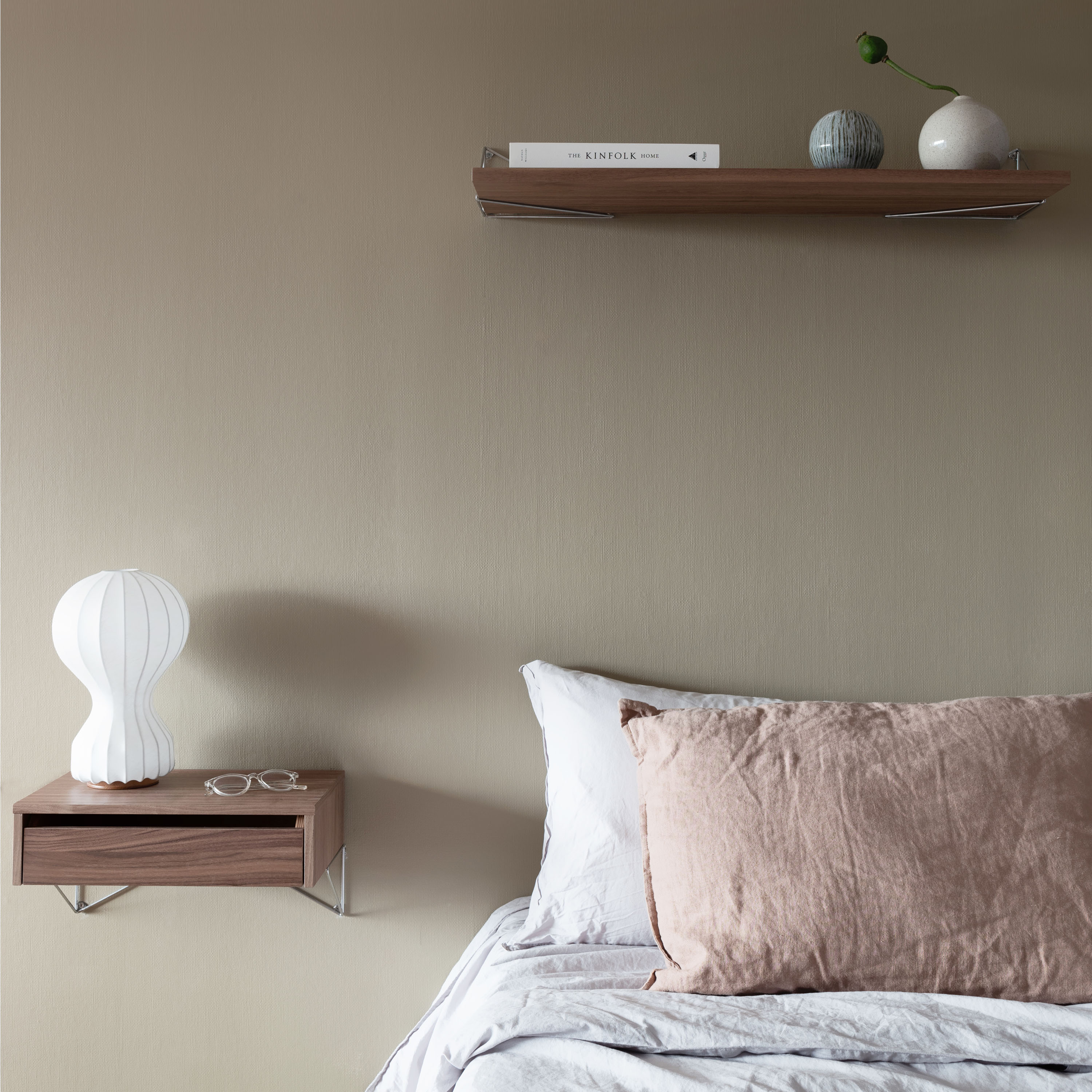 Maze Pythagoras Wandregal Walnuss 27x41cm