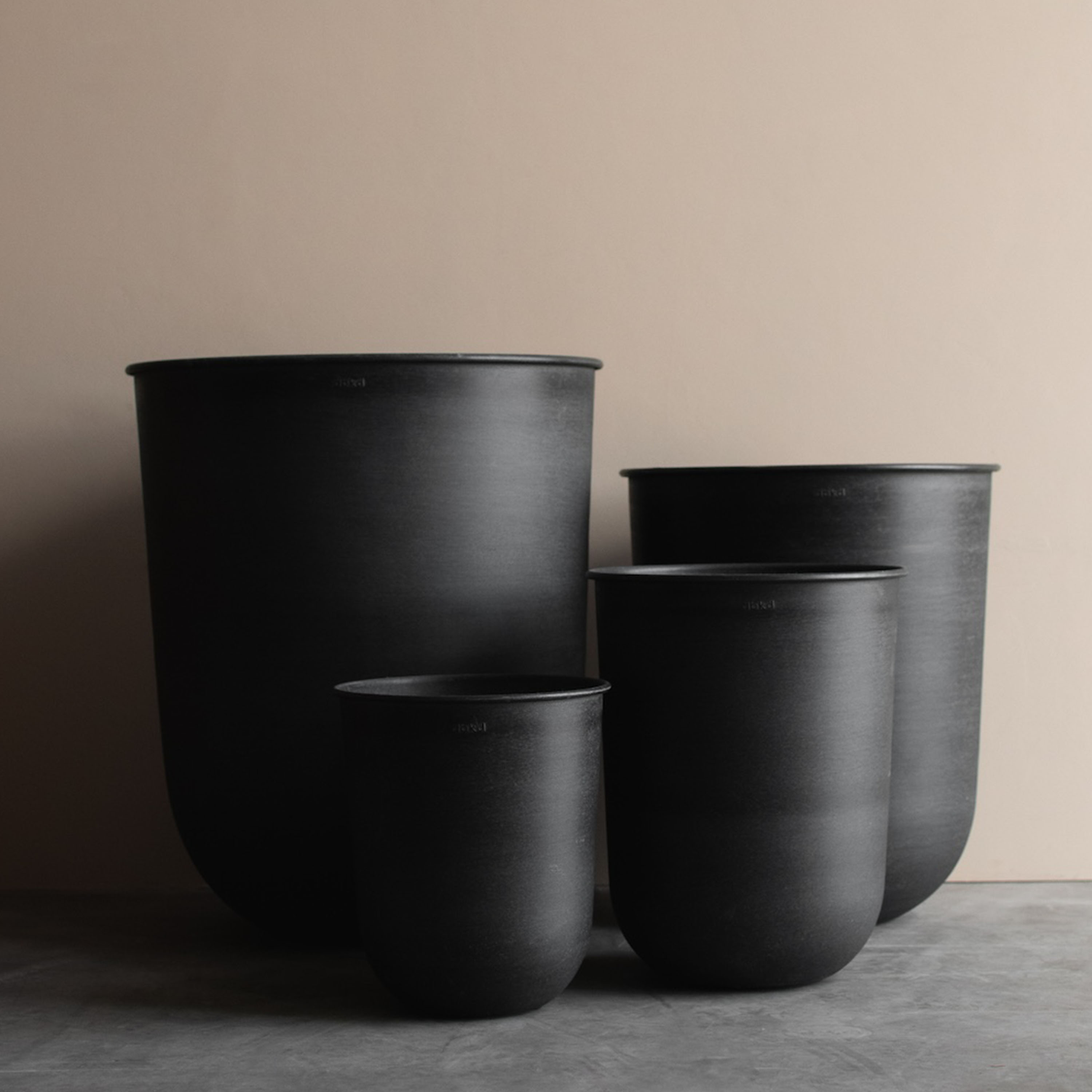 DBKD Out Ruukku 4 kappaleen pakkaus Musta