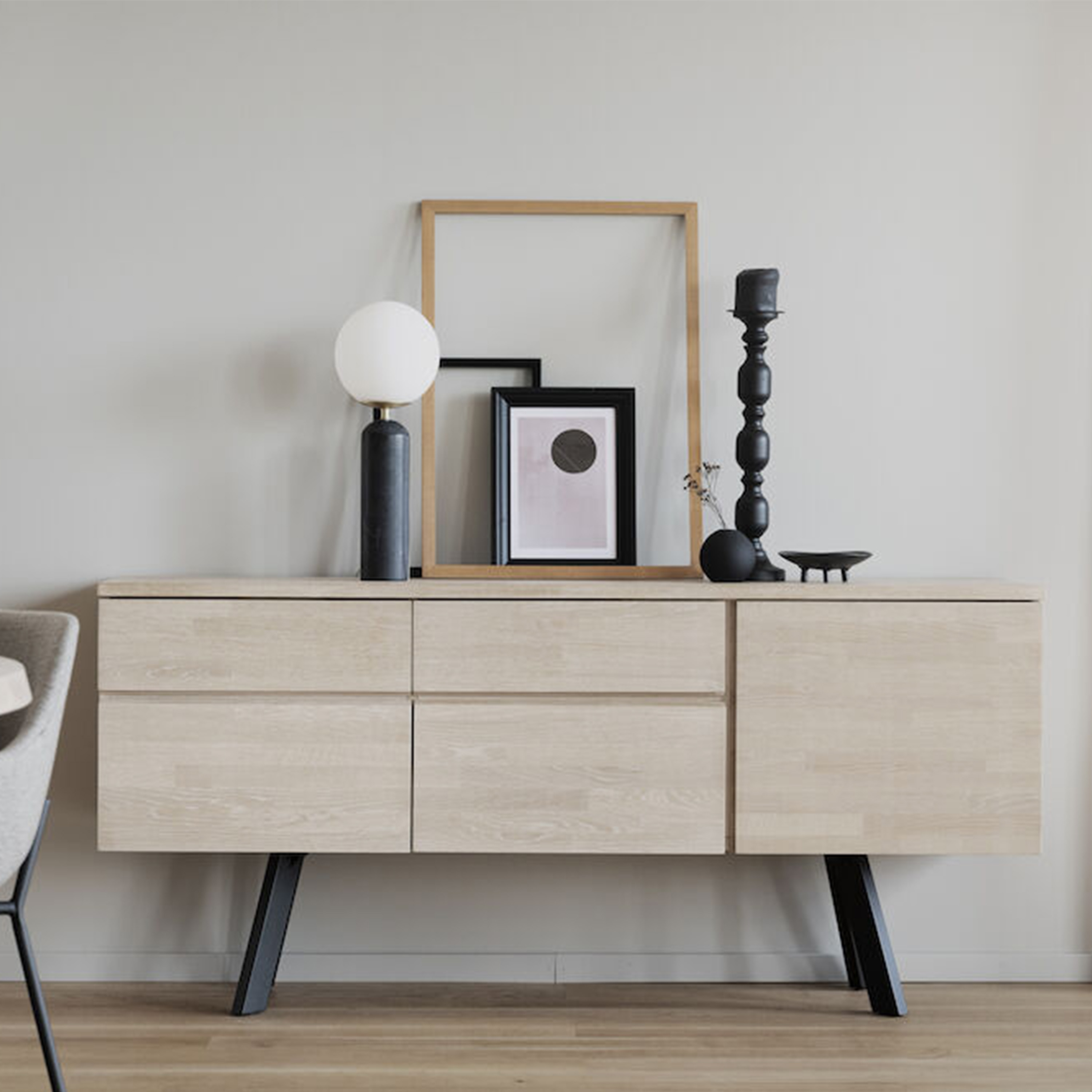 Rowico Home Fred Sideboard Vitpigmenterad