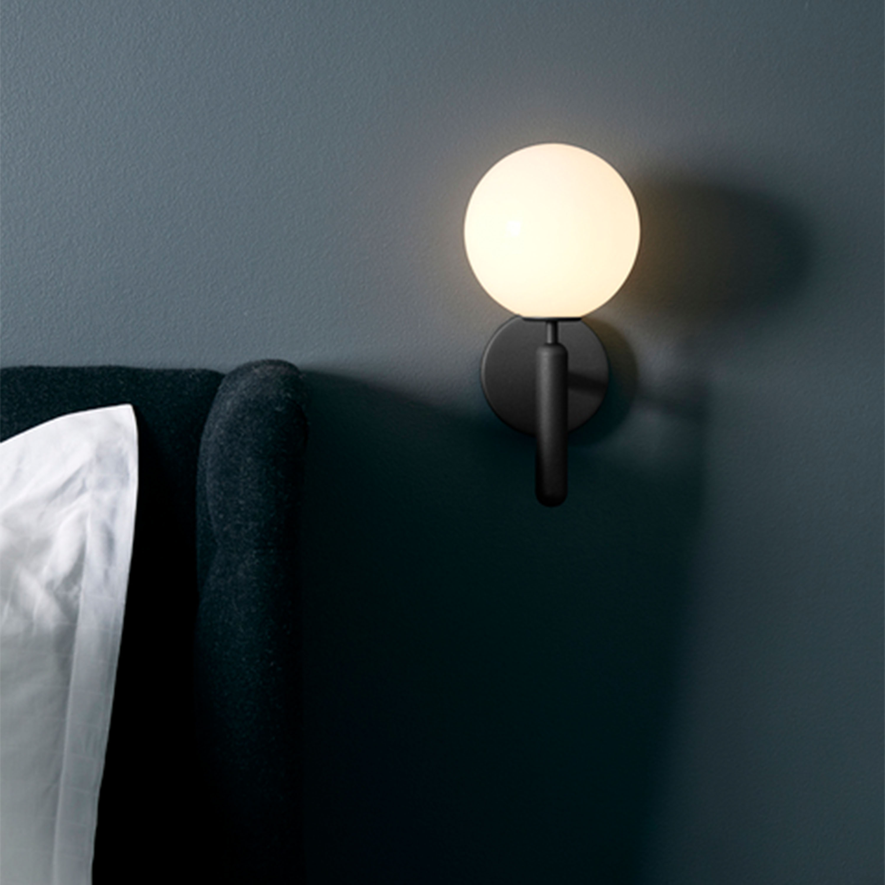 Nuura Miira Vägglampa Rock Grey/Opal