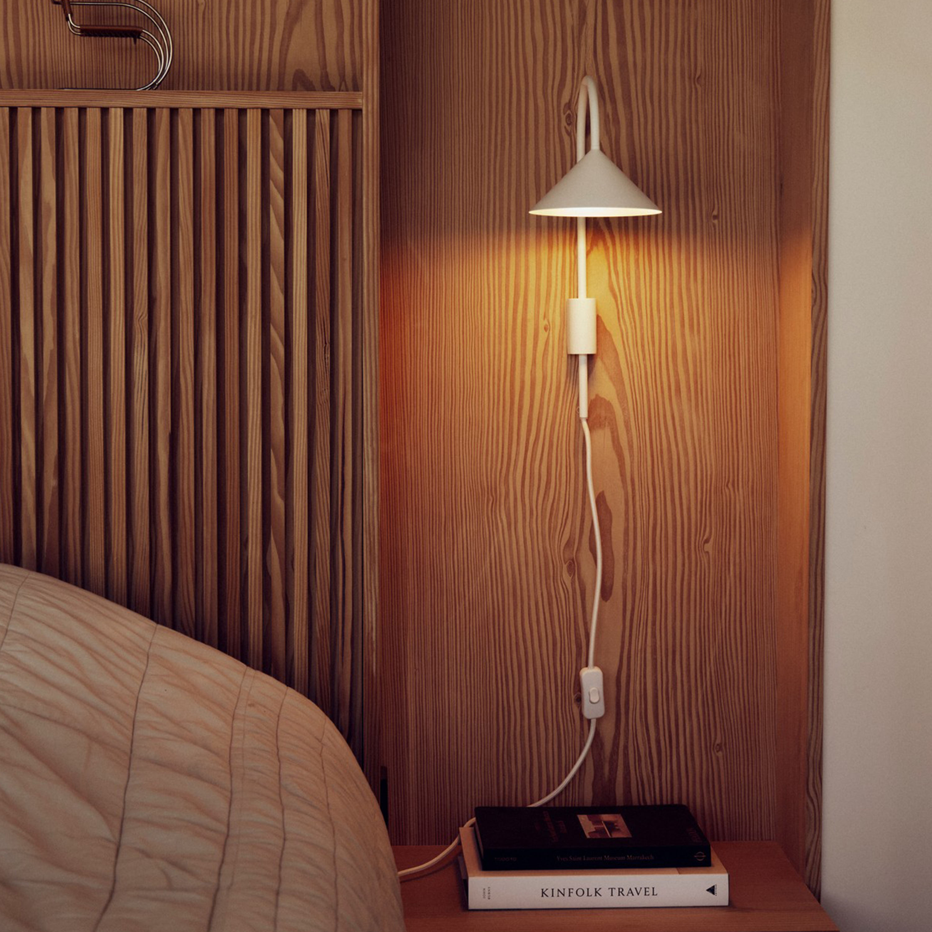 Frandsen Grasp Wired Vägglampa Matt White