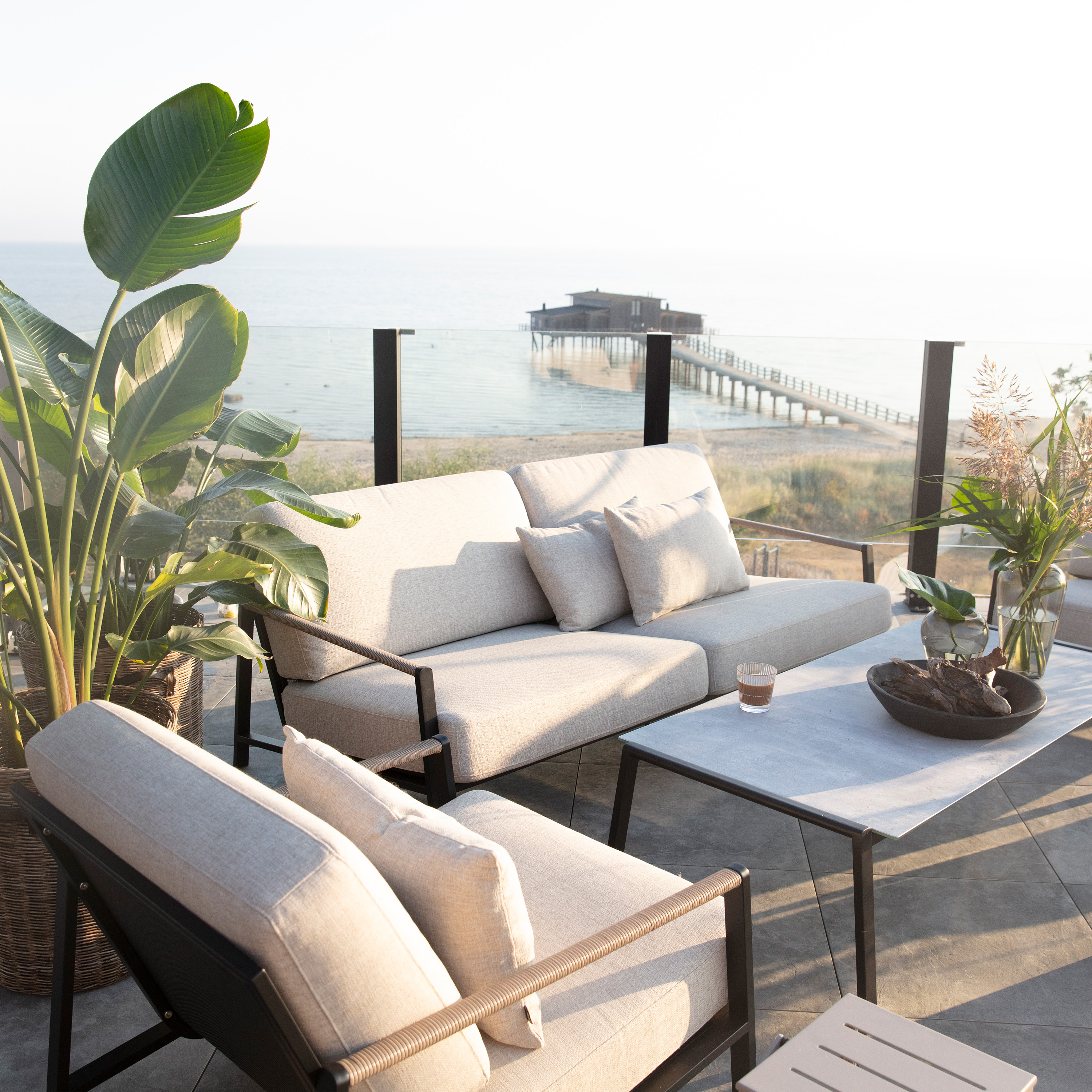 Brafab Lyra Loungefåtölj Svart