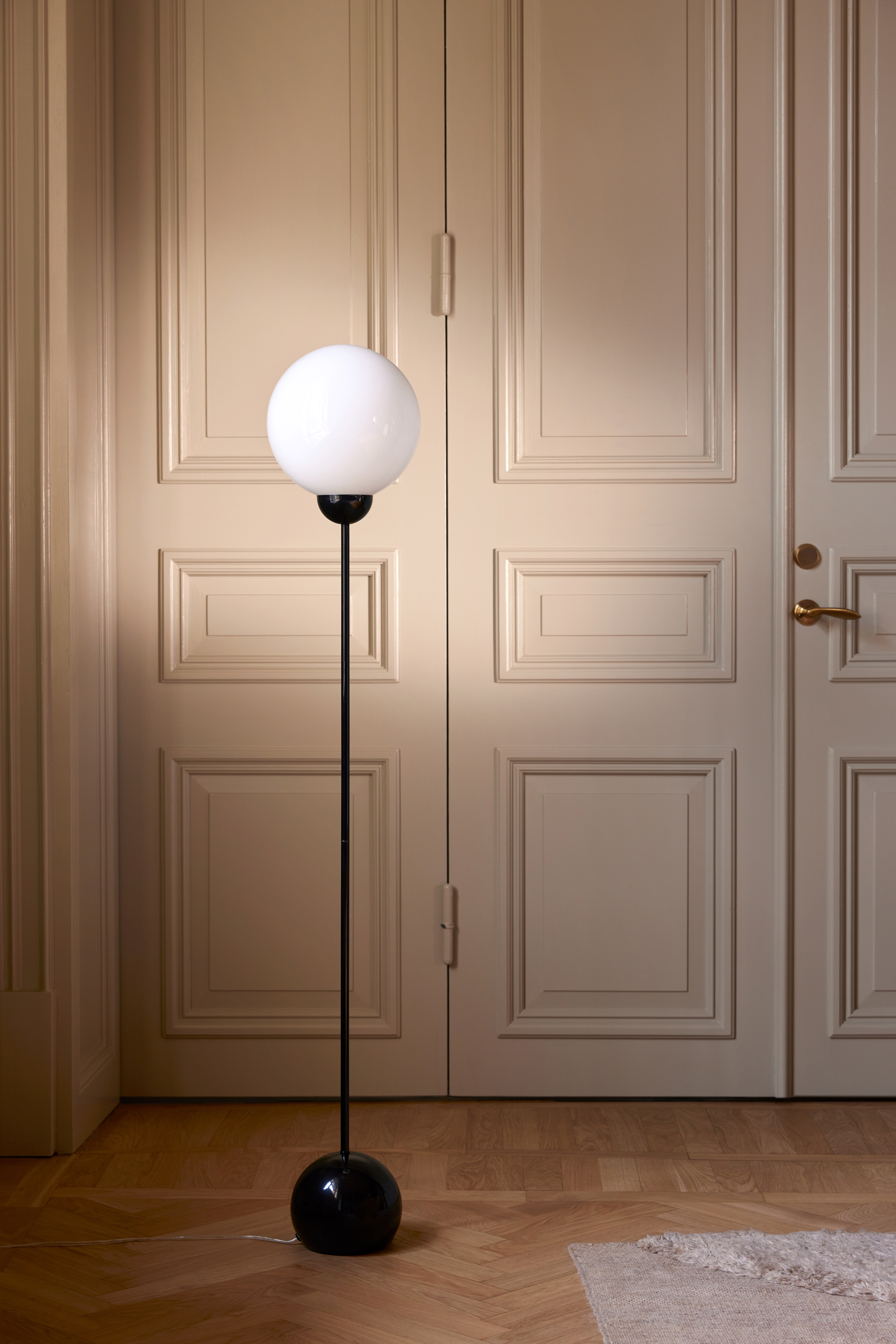 Globen Lighting Ripley Stehlampe Schwarz 144cm