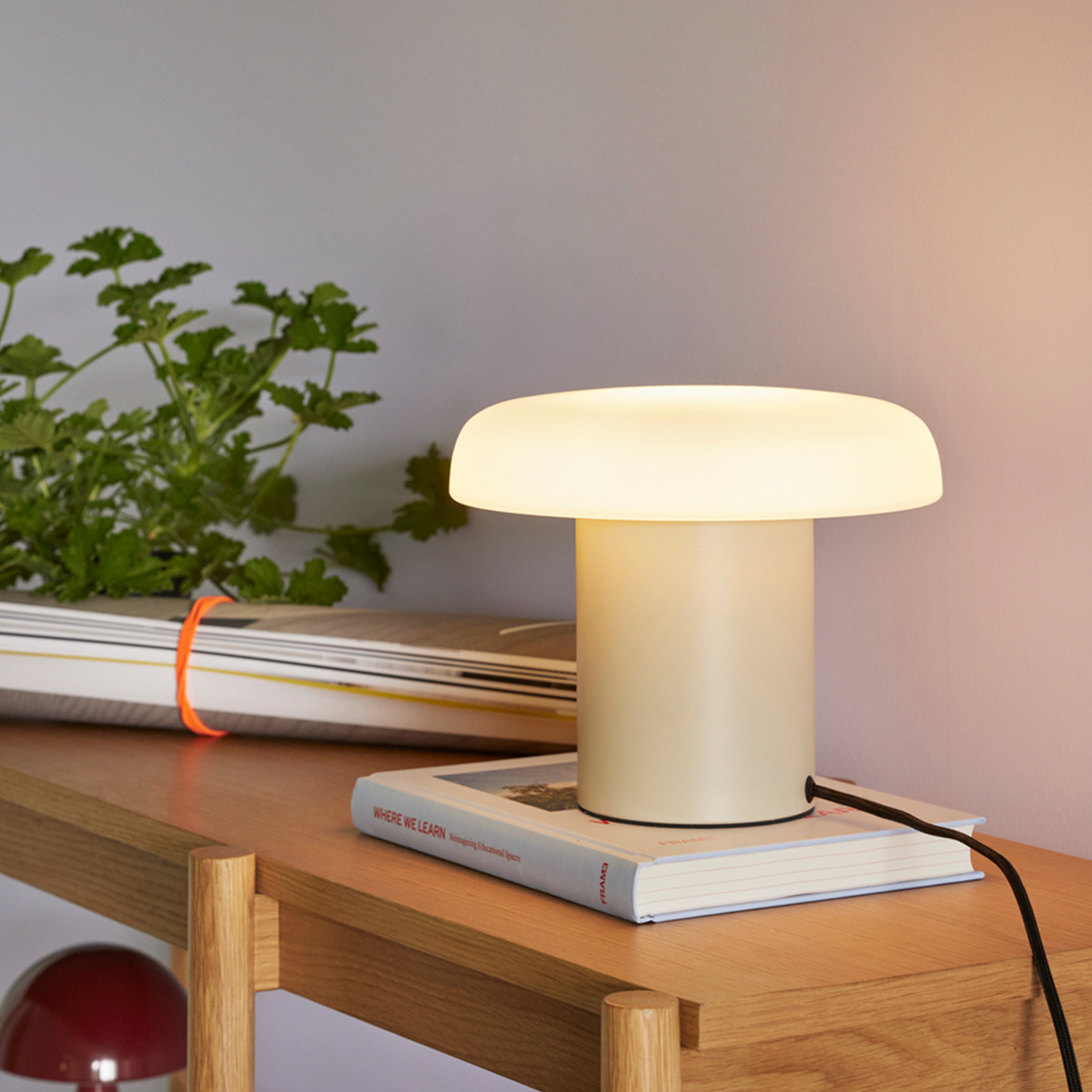 Hübsch Ateliers Pöytävalaisin Sand/White Ø25cm