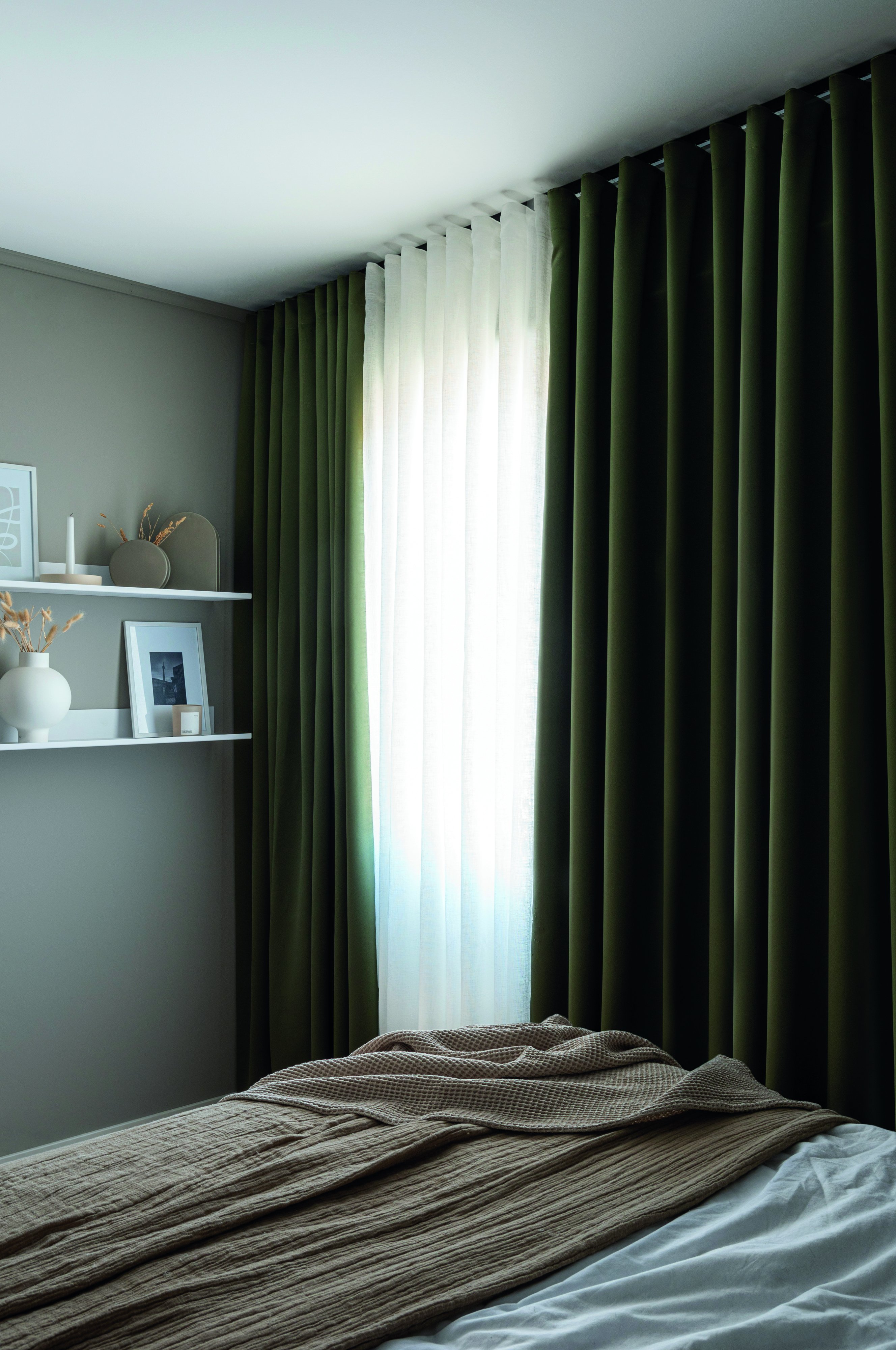 Stilla Mörkläggande Gardinlängd Mörkgrön 268x280