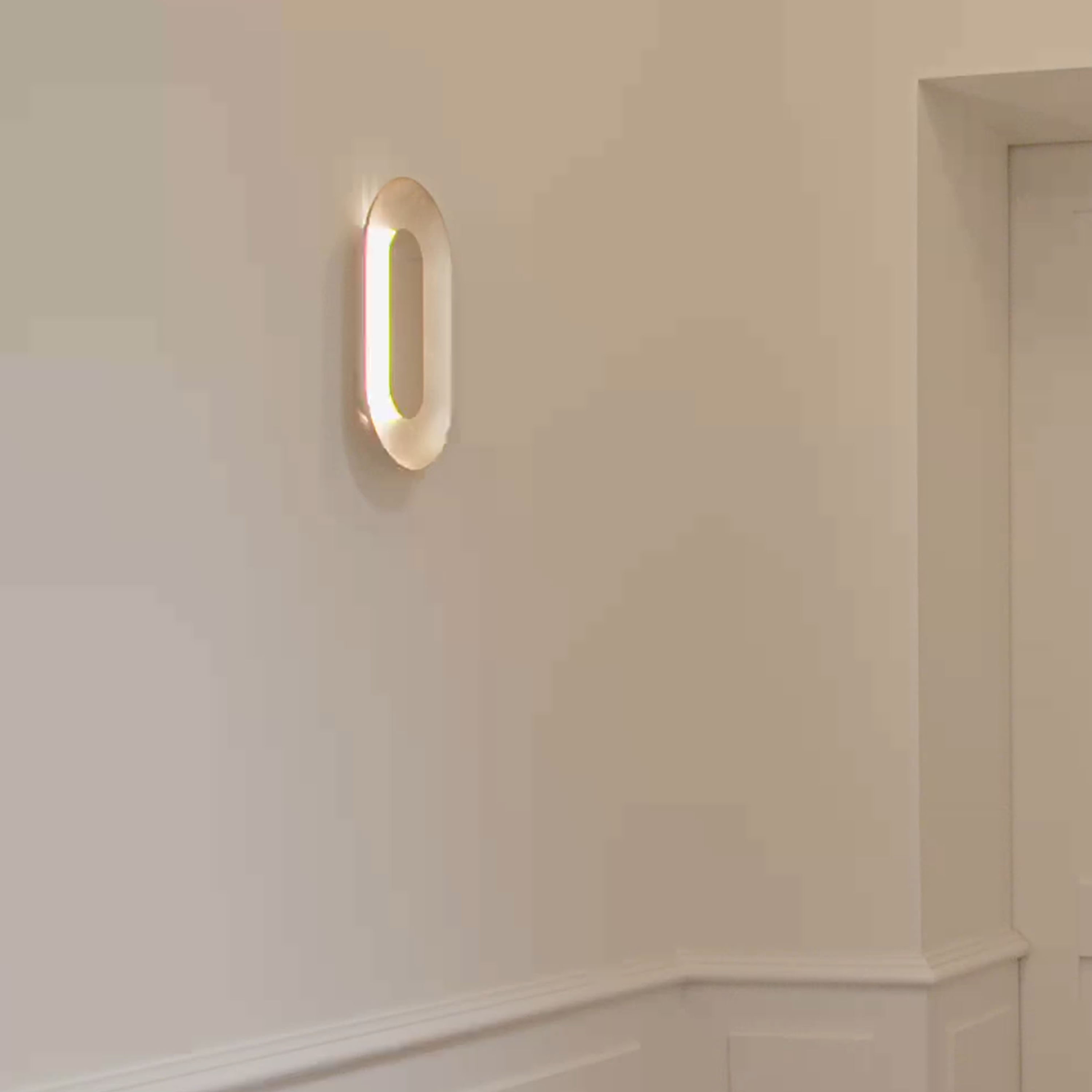Nuura Sasi Vägglampa Brass Small