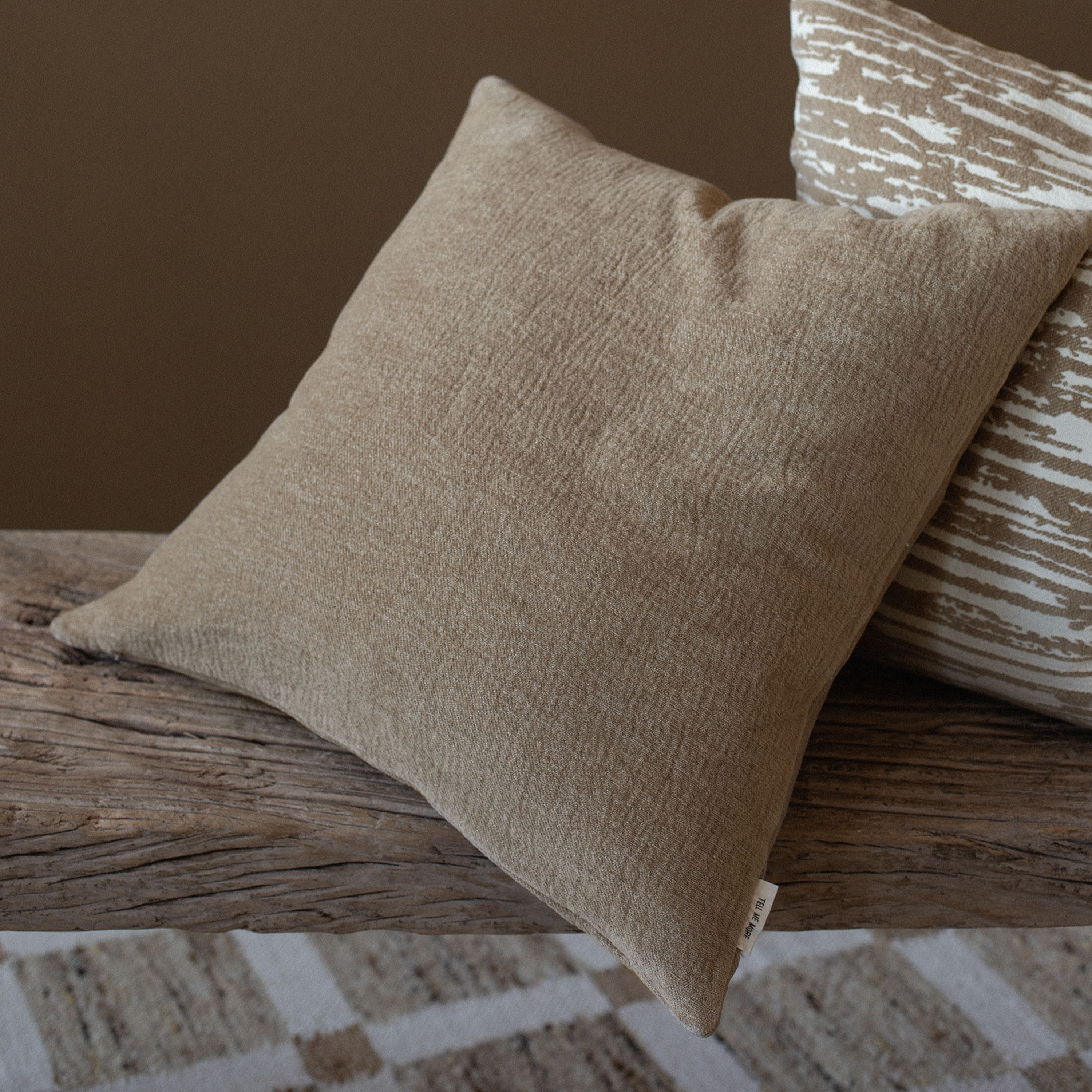 Tell me more Matteo Putetrekk Dark Beige 50x50