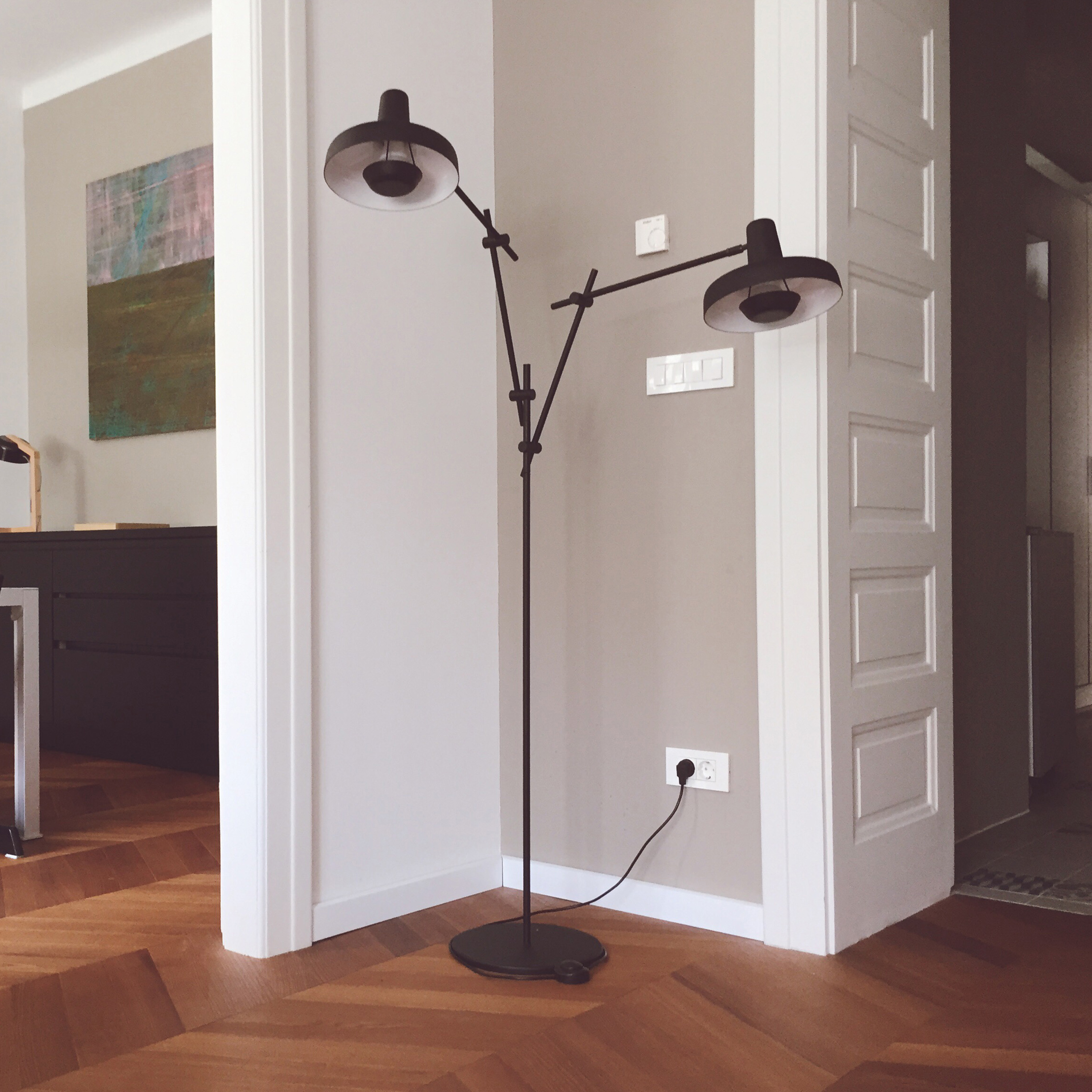 Grupa Arigato Golvlampa Double Black