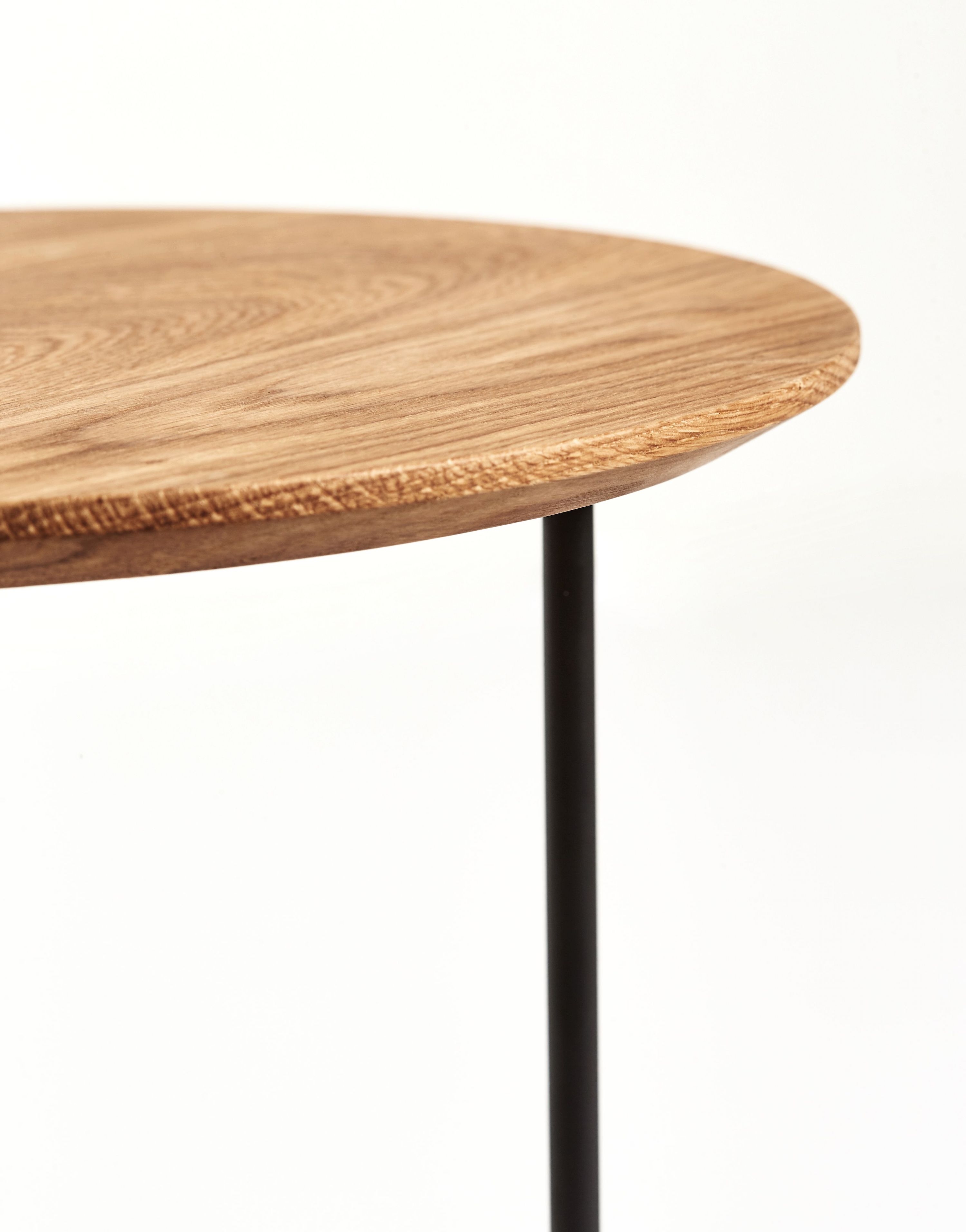 Mavis Tribeca Sidobord Oljad Ek/Svart Ø47