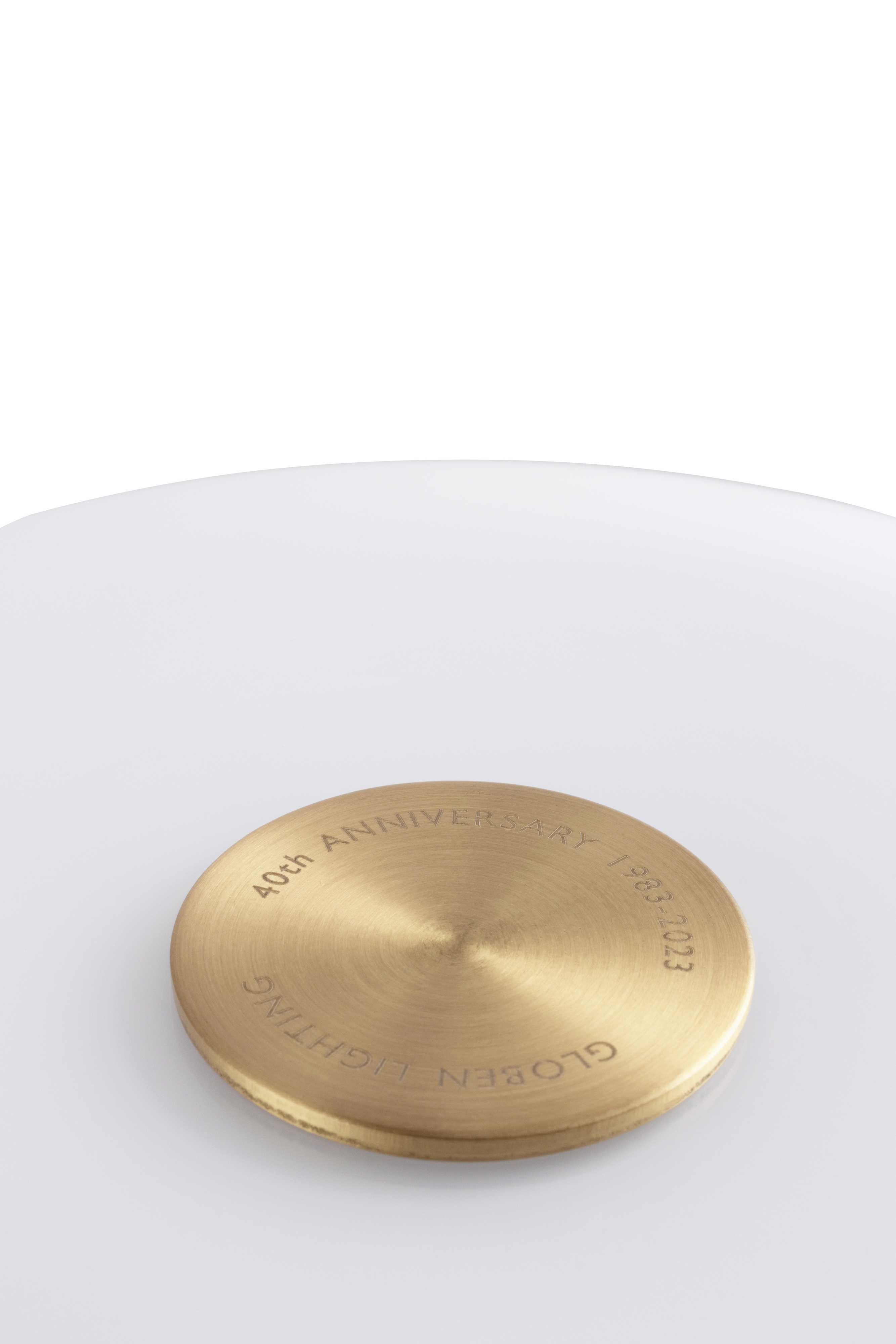 Globen Lighting Bullen Tischlampe Weiß 25cm