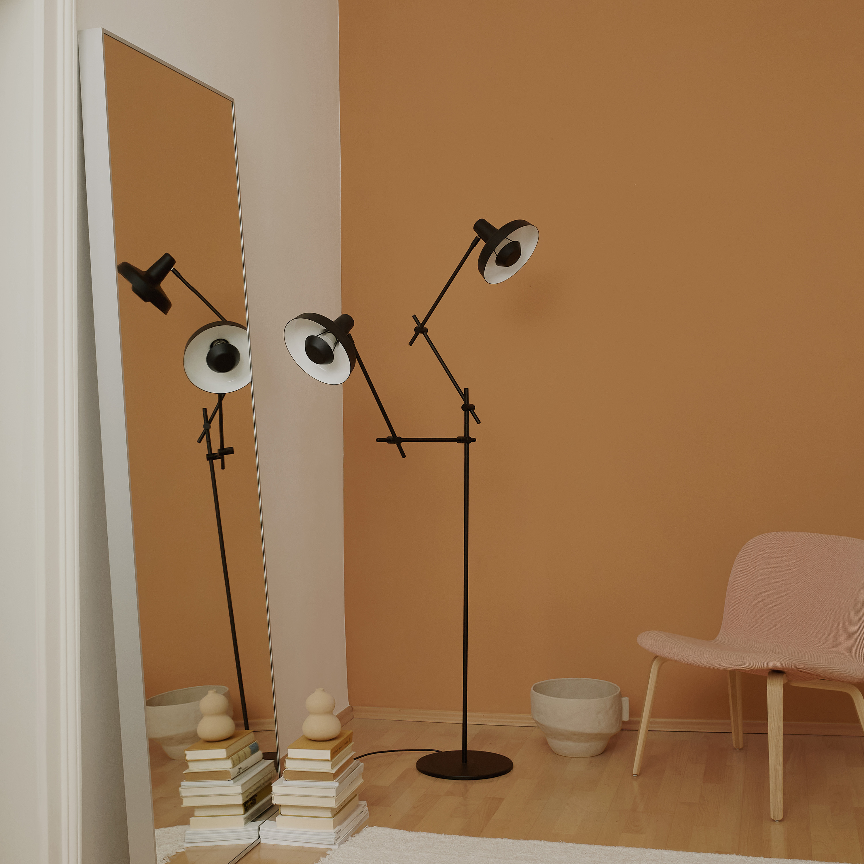 Grupa Arigato Golvlampa Double Black