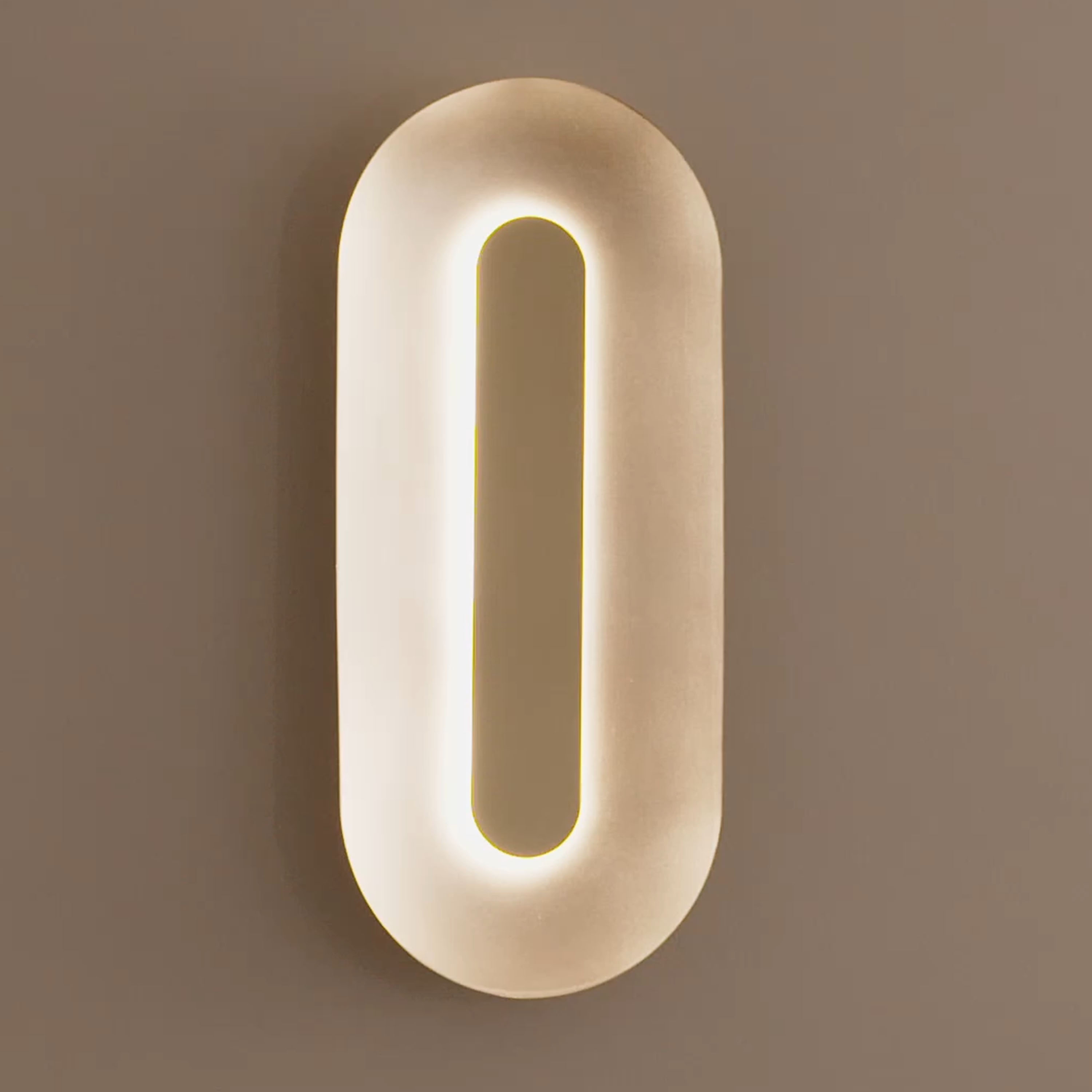 Nuura Sasi Vägglampa Brass Large