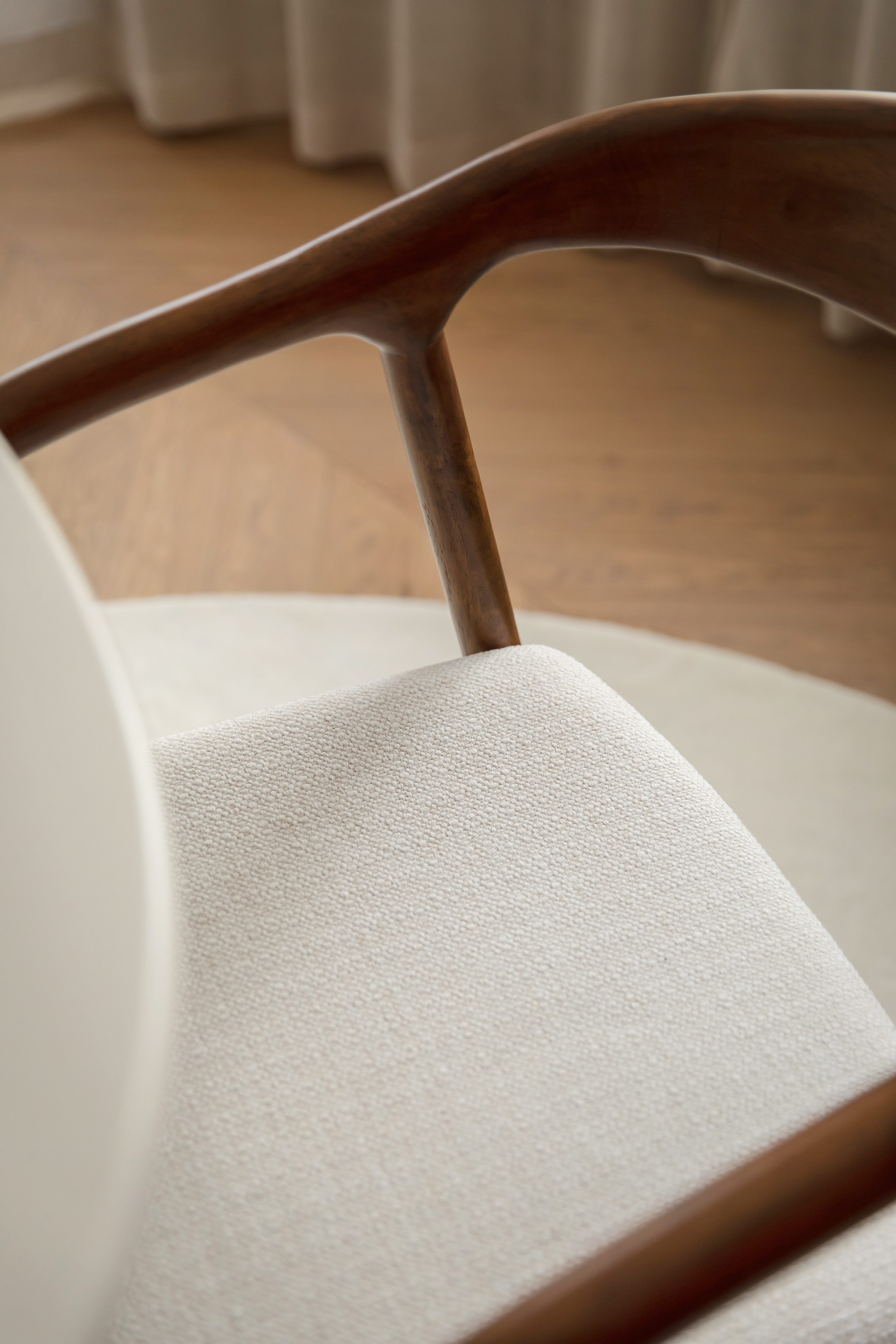 Sleepo Collection Casper Karmstol Valnöt/Vit