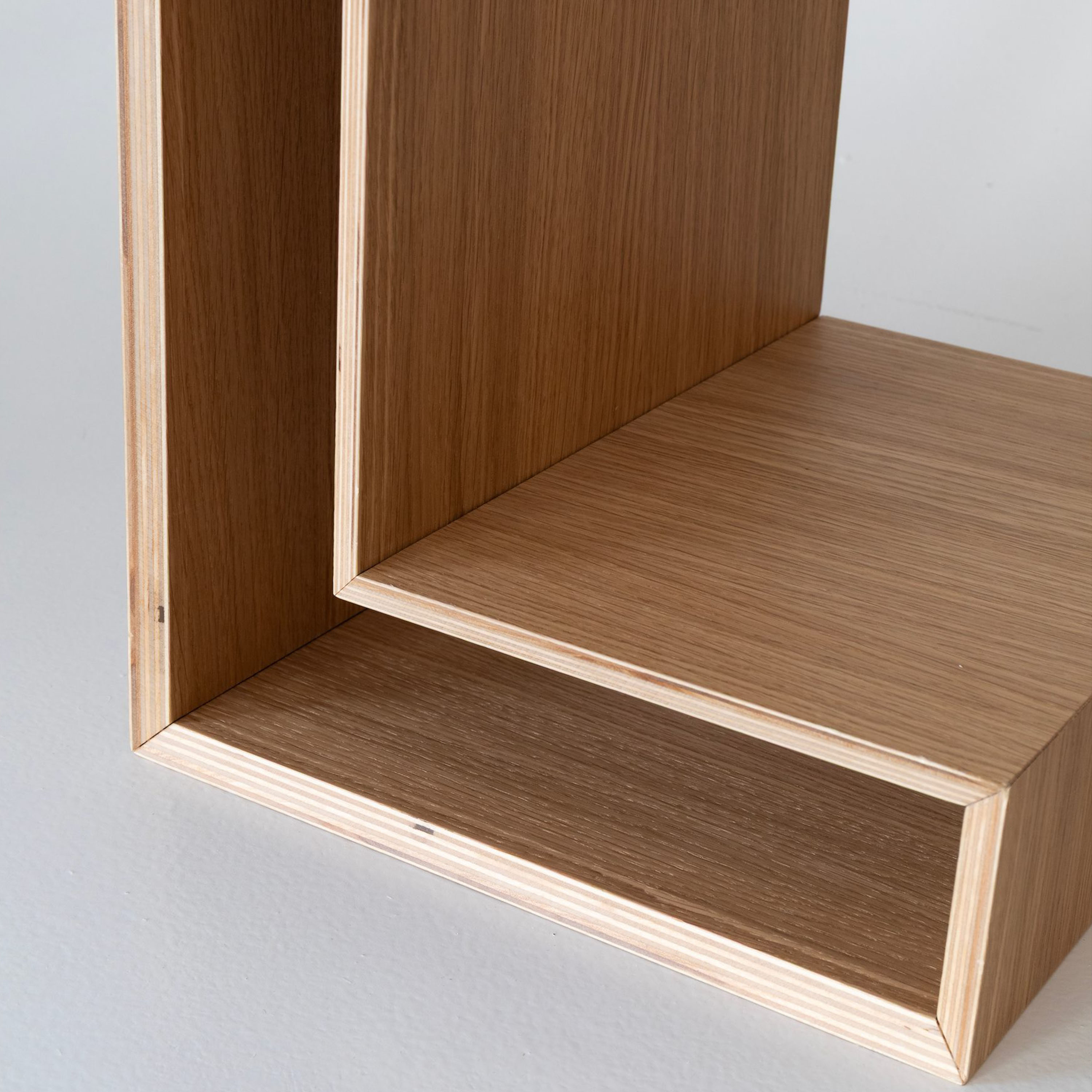 Maze L-Shelf Nachttisch Eiche