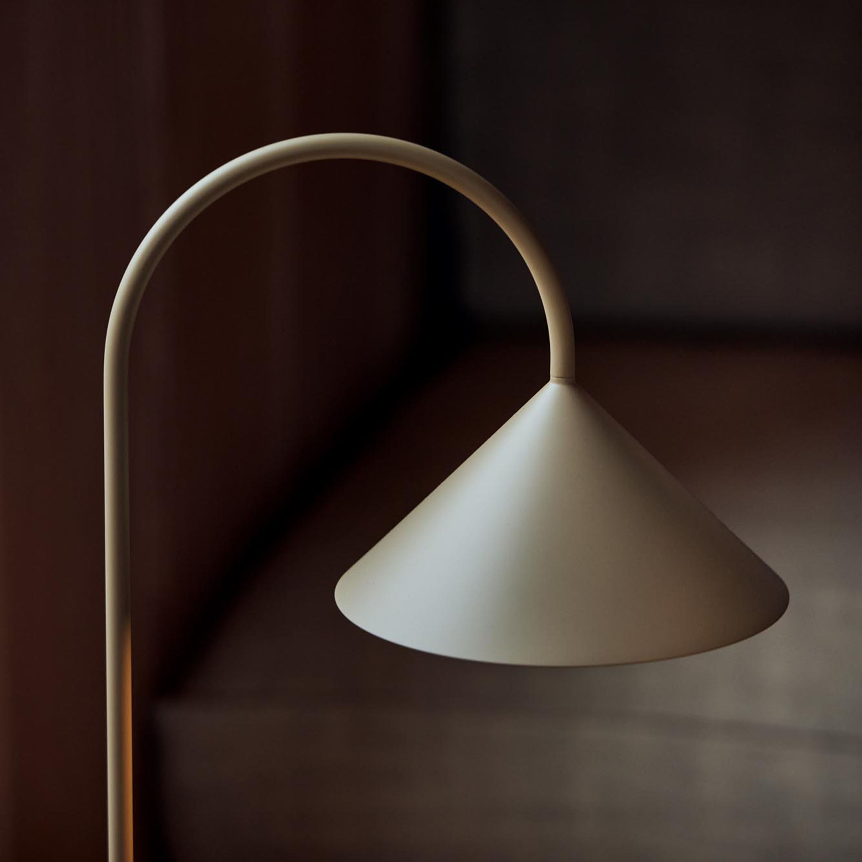 Frandsen Grasp Tragbare Tischleuchte Sand Grey 47 cm