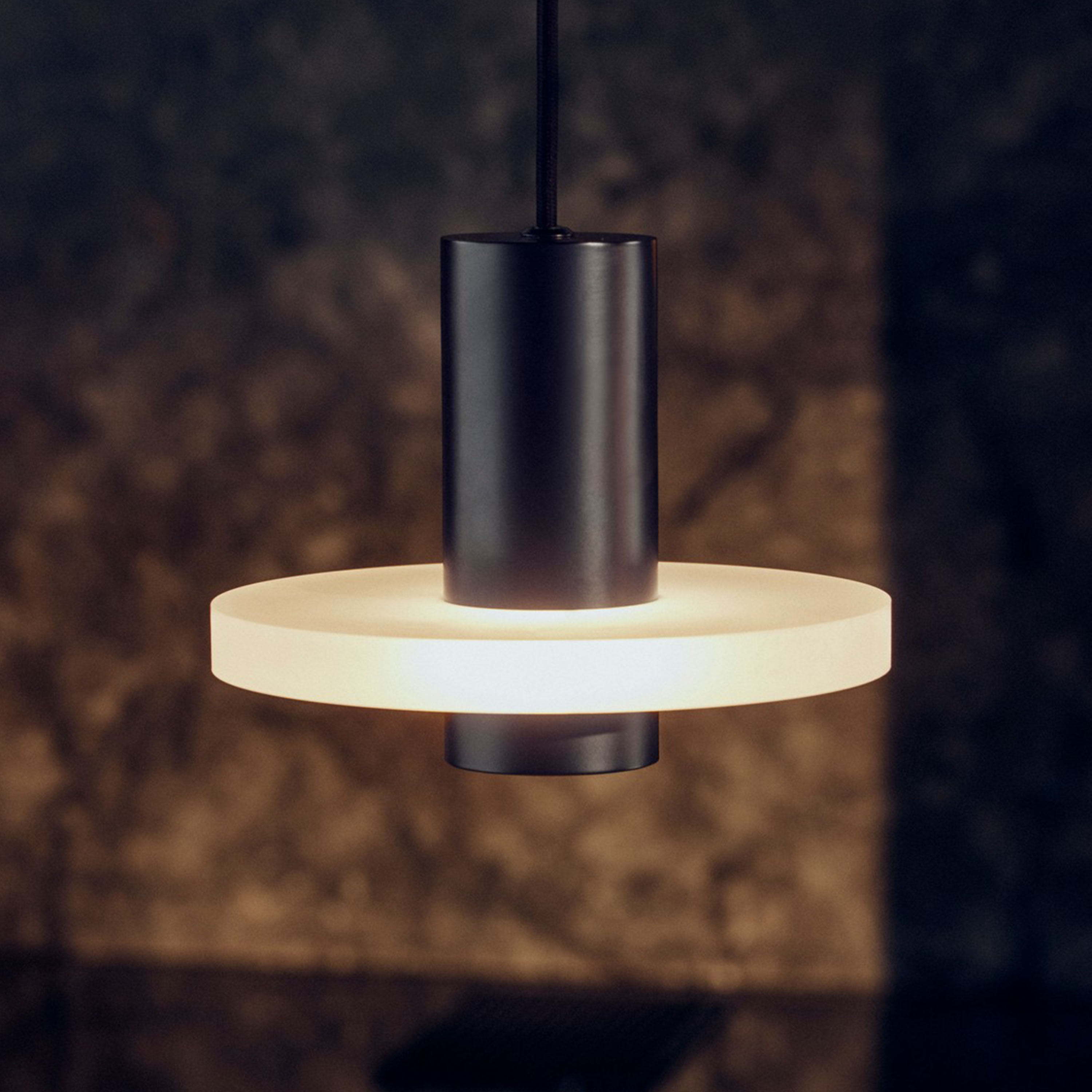 Frandsen Flake Taklampa Frosted Matt Black Ø19