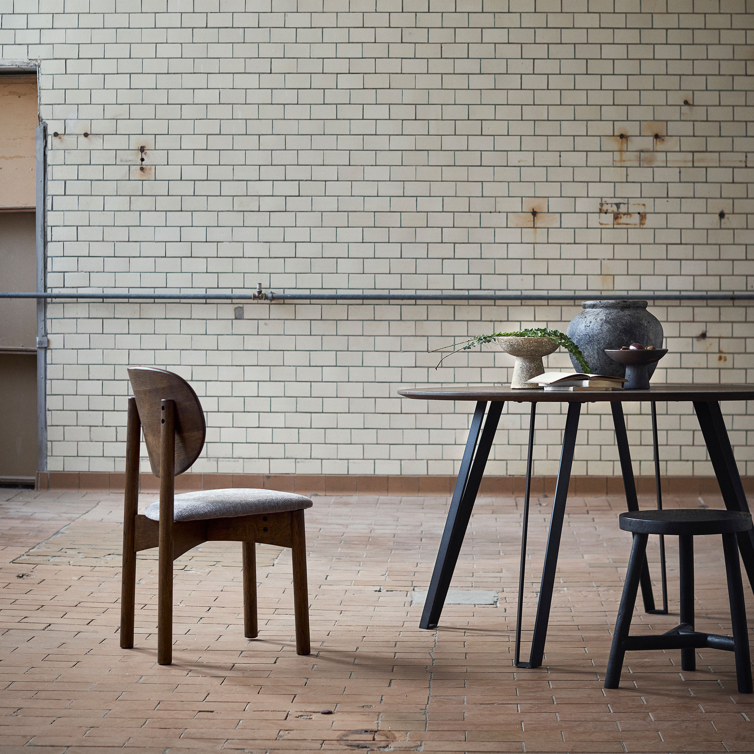 Muubs Oka Ruokatuoli Dark oil