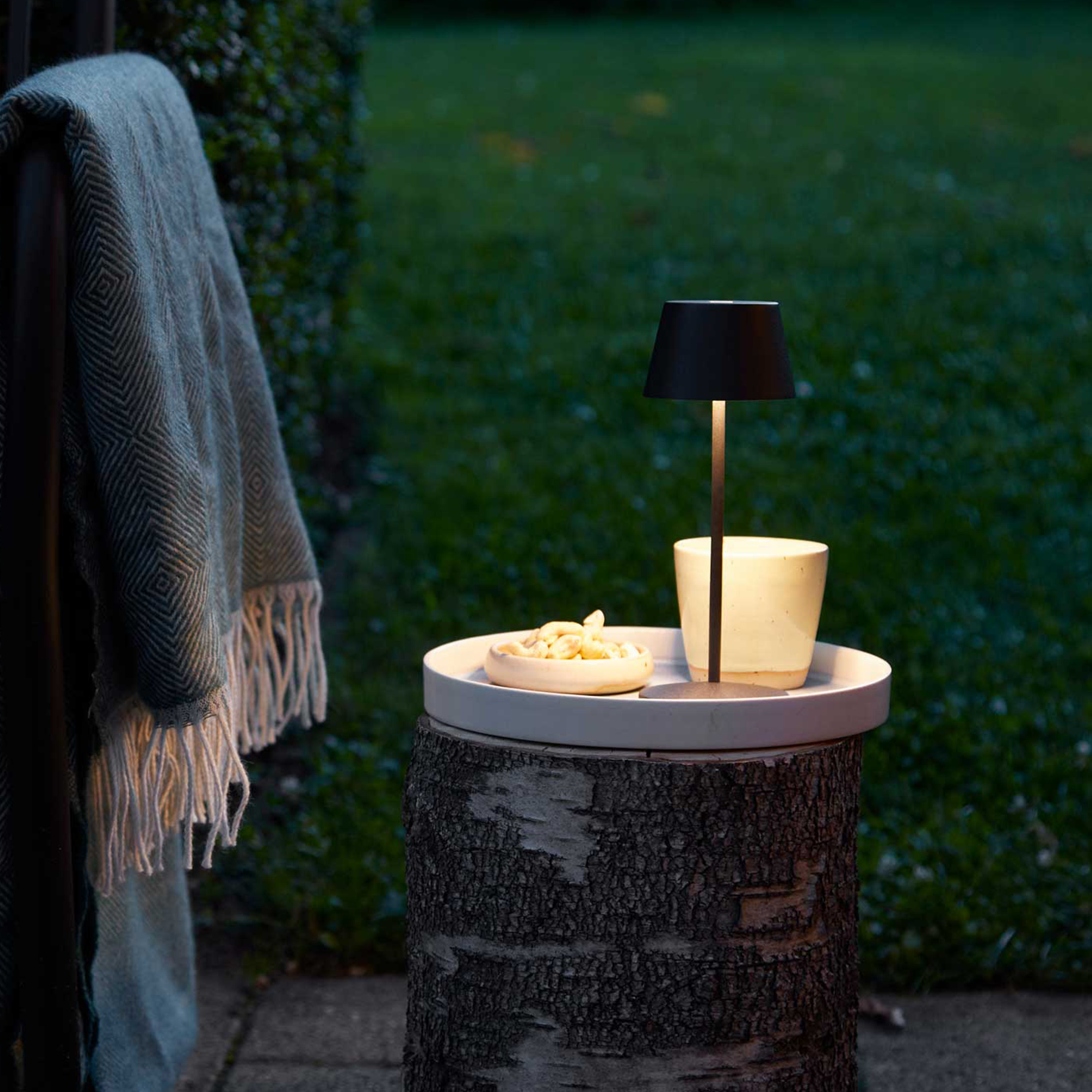 LOOM Design Modi Micro Kannettava Pöytävalaisin Black