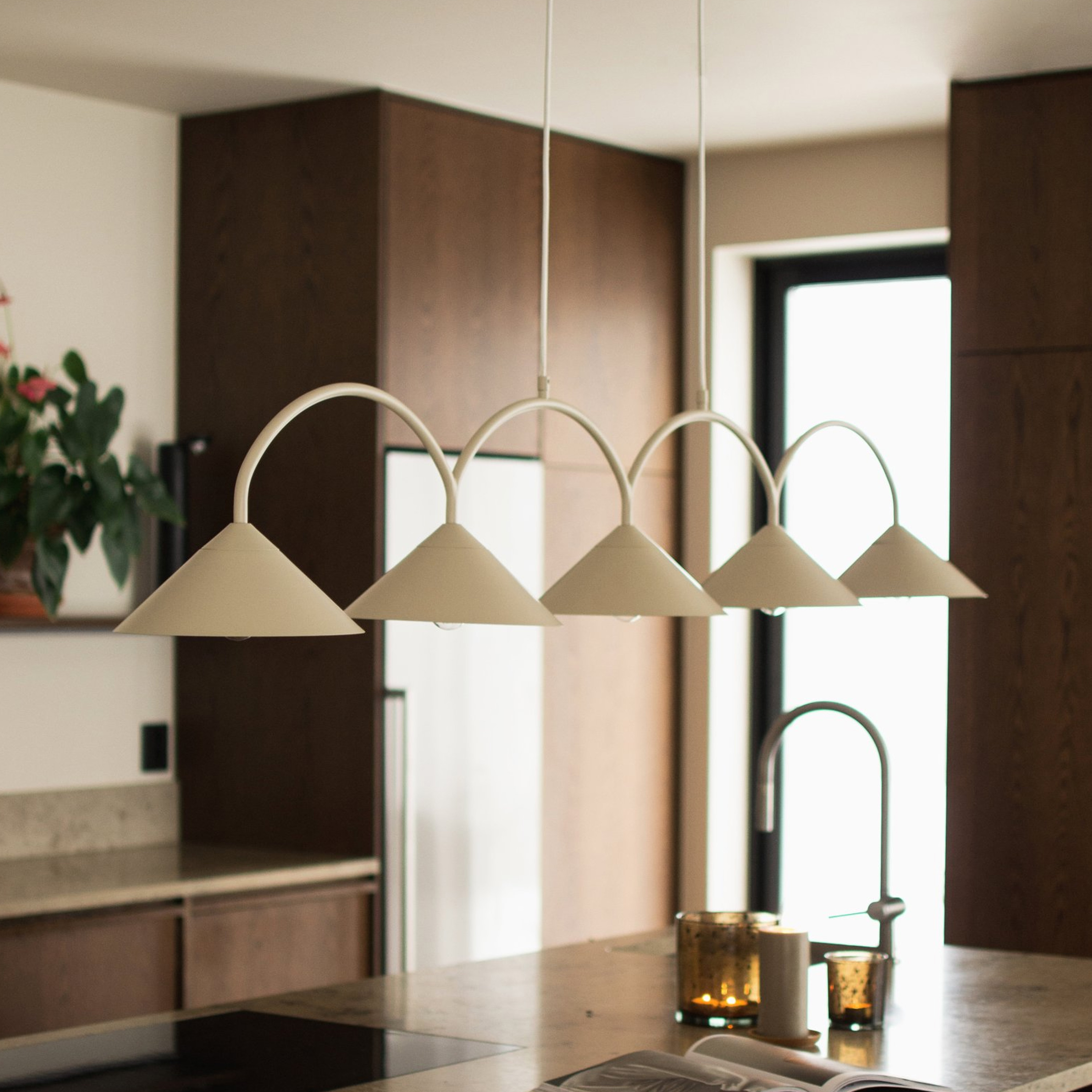 Curve Taklampe Beige 5