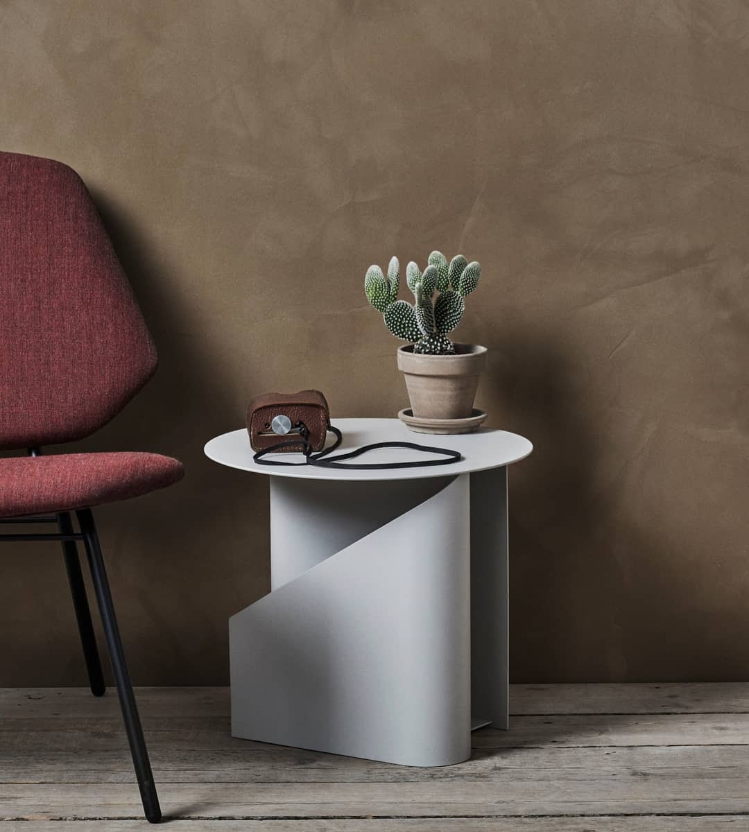 Woud Sentrum Sivupöytä Warm Grey Ø40