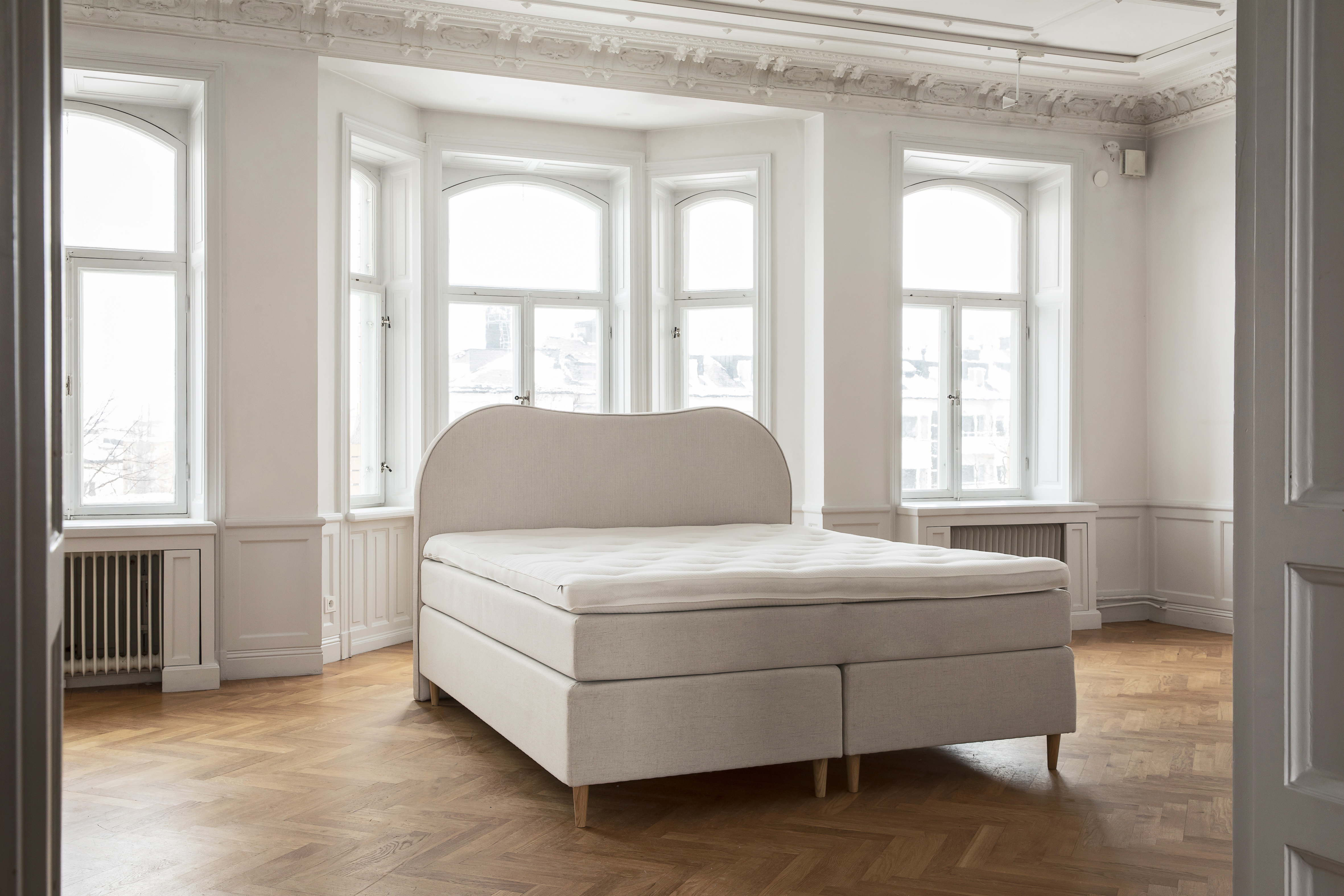 Kinnabädden Venus Kontinentalsäng Sand 180 Extra Fast/Extra Fast Cocktailben Silver 13cm