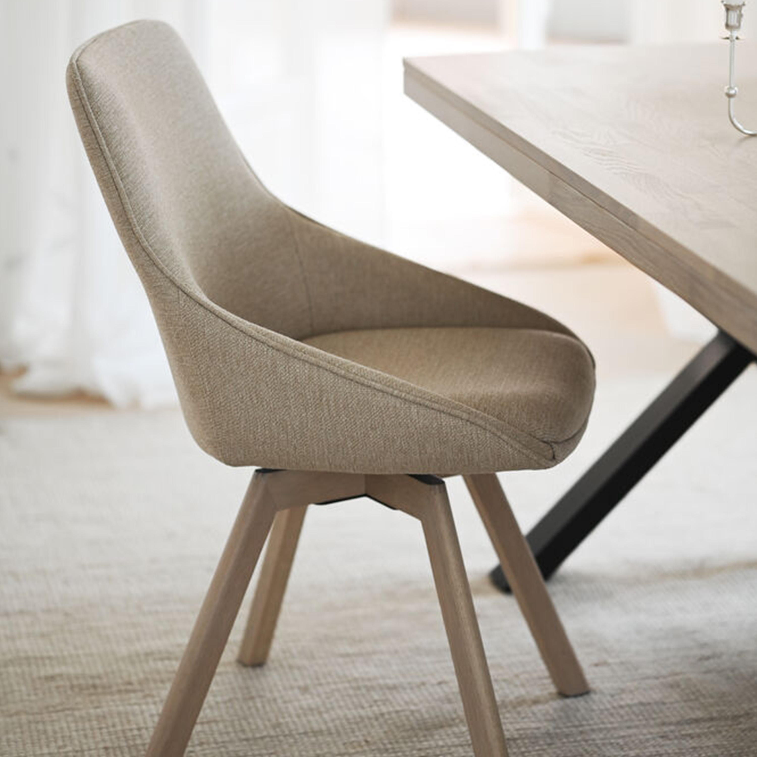 Rowico Home Alison Matstol Ljusbeige/Vitpigmenterad