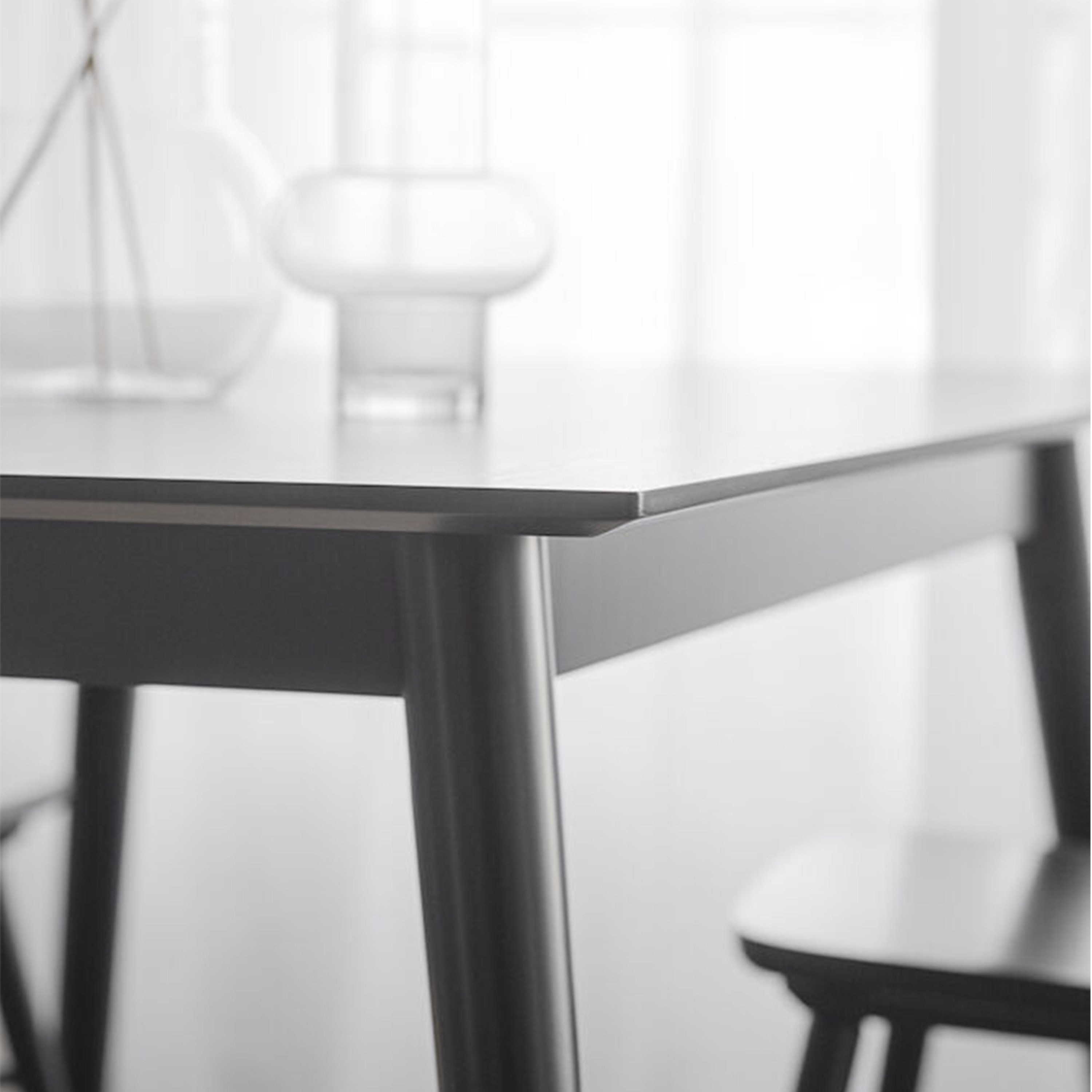 Rowico Home Lotta Matbord Svart 140x90cm