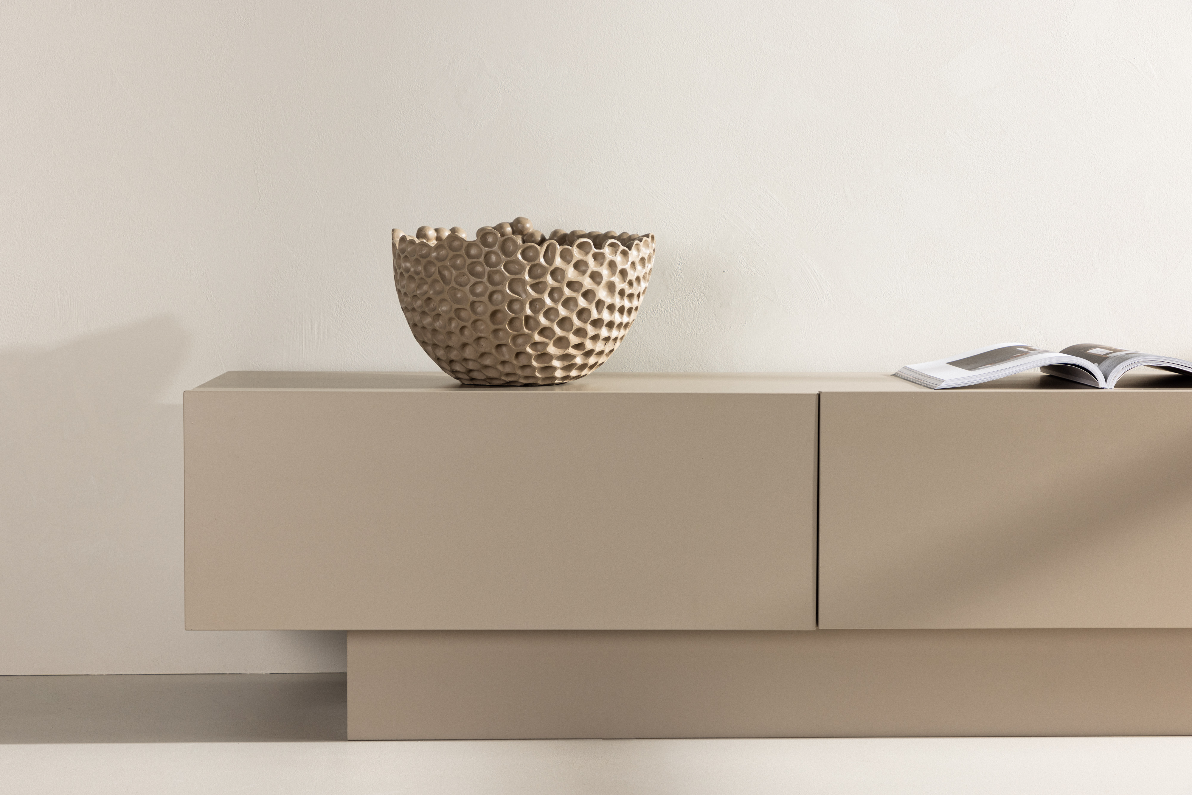 Venture Home Cuenca TV-Bänk Beige/Black 160cm