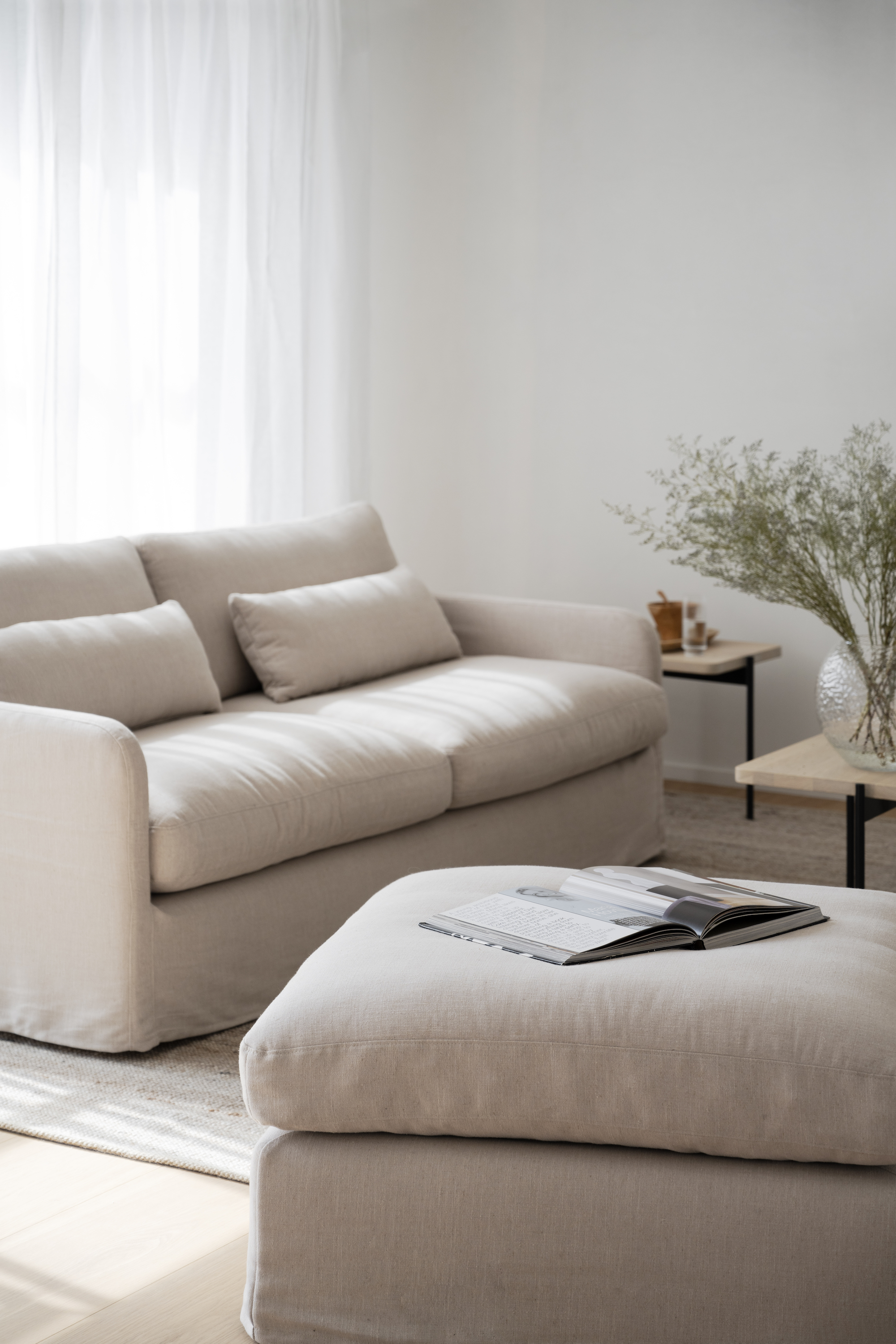 Rowico Home Peyton Fußhocker Beige 90cm