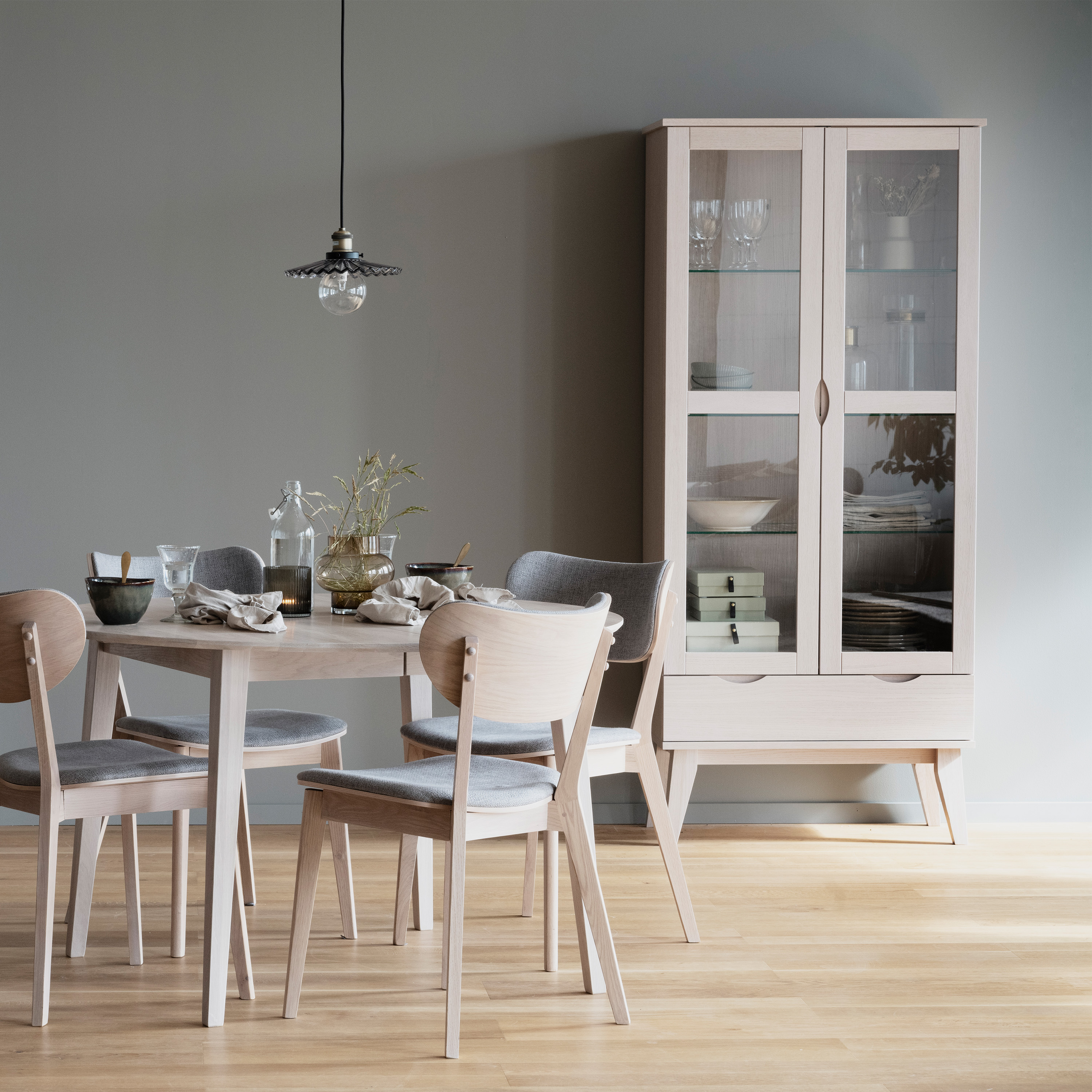 Rowico Home Filippa Vitrine Schrank Weiß pigmentiert 185cm
