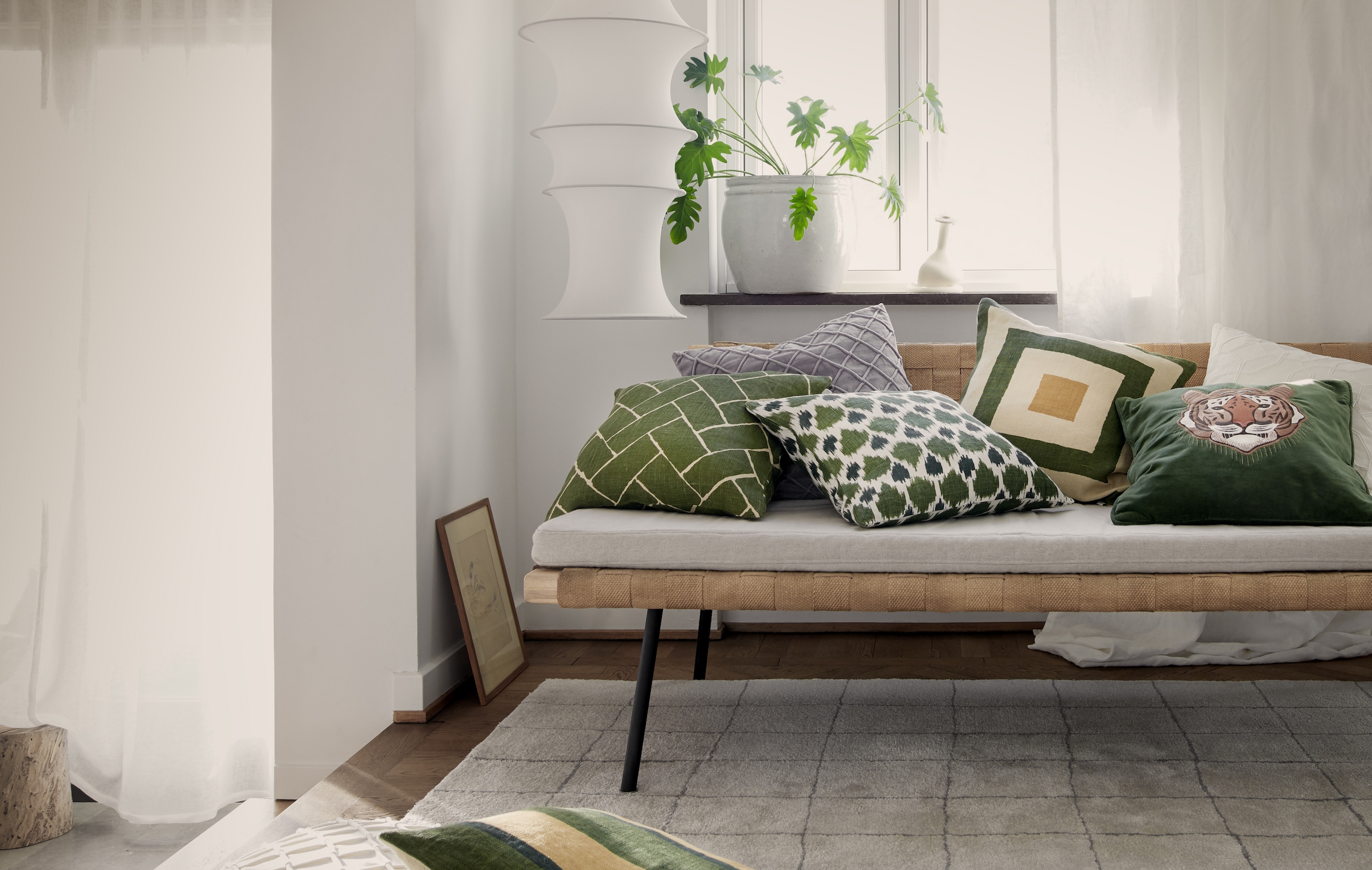 Chhatwal &amp; Jonsson Embroidered Tiger Kissenbezug Samt Kaktusgrün 50x50