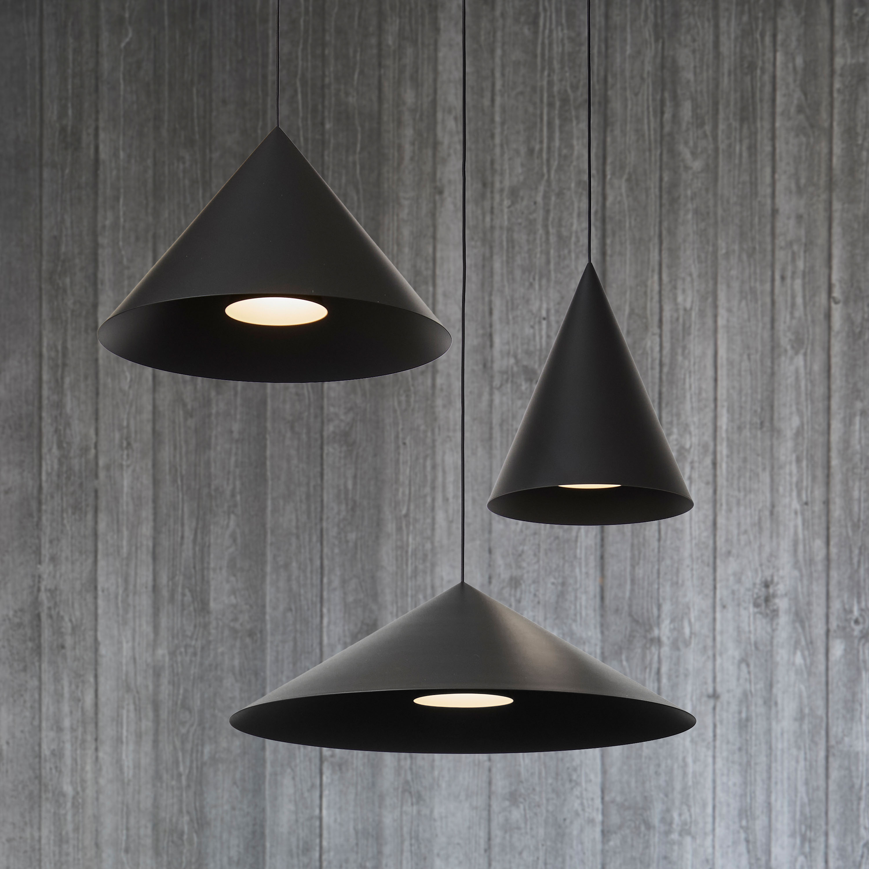 LOOM Design Hanzu So Taklampa Black Ø35