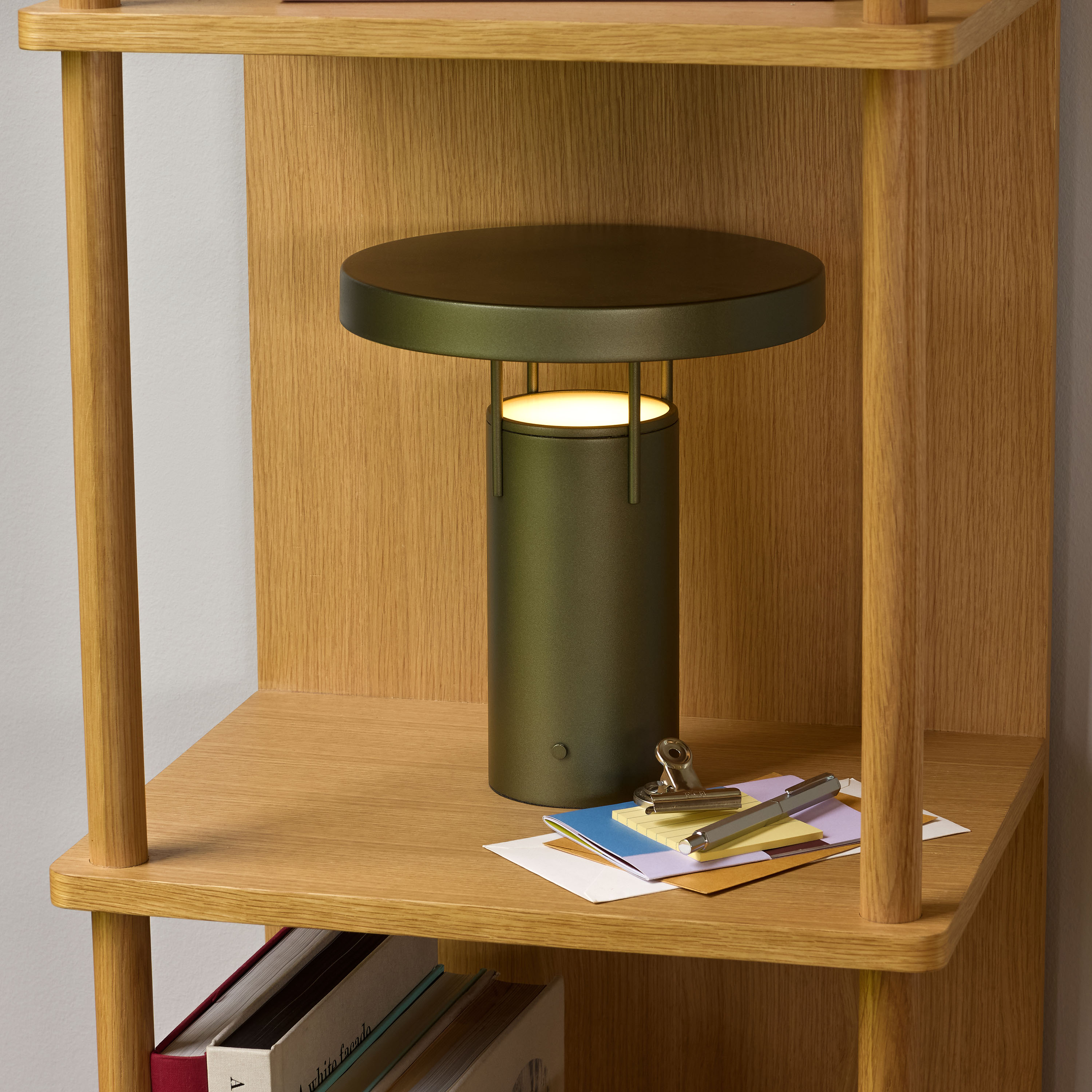 Hübsch BringMe Tragbare Lampe Mini Metallic Dark Green 20cm