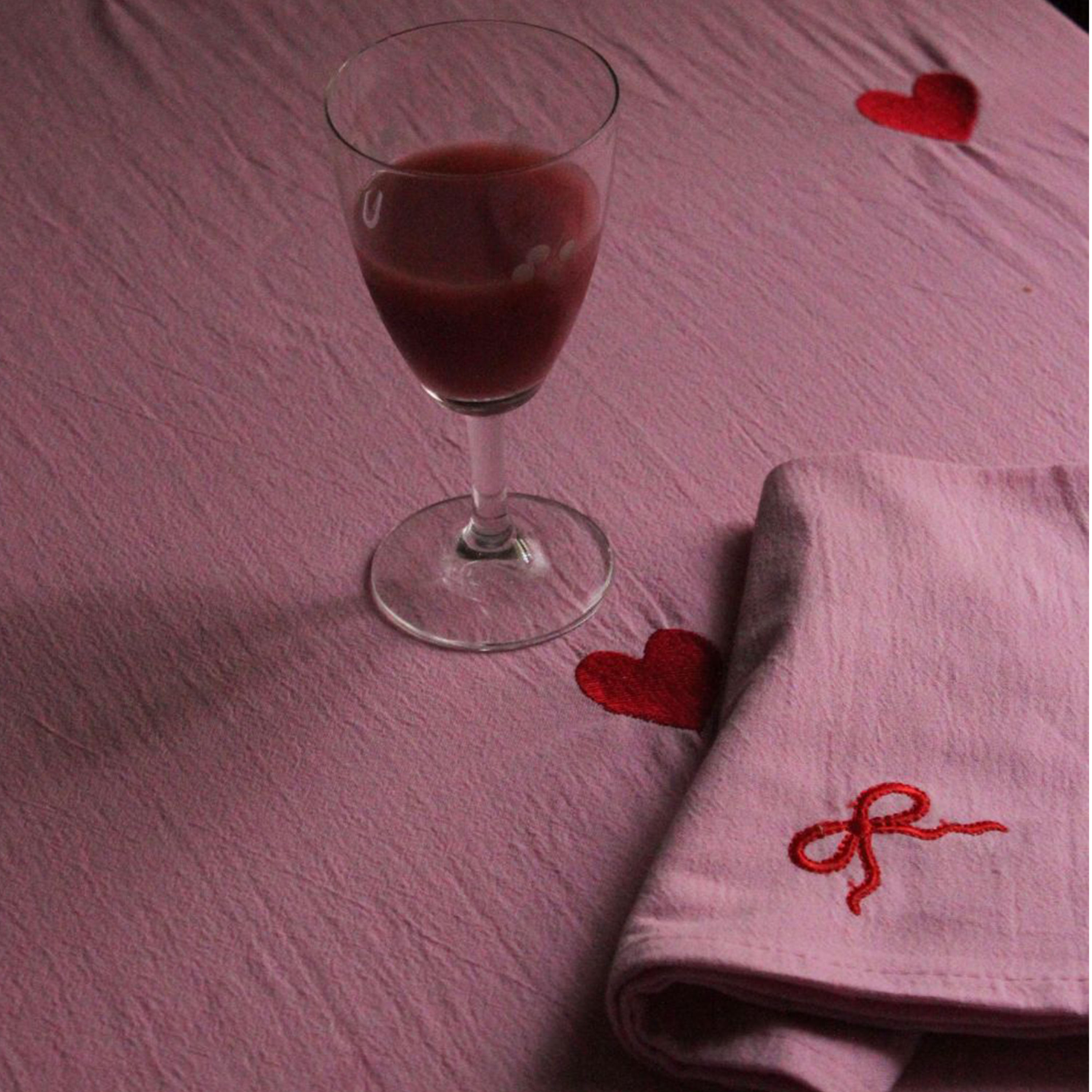 Midnatt Pink Hearts Tischdecke 145x330