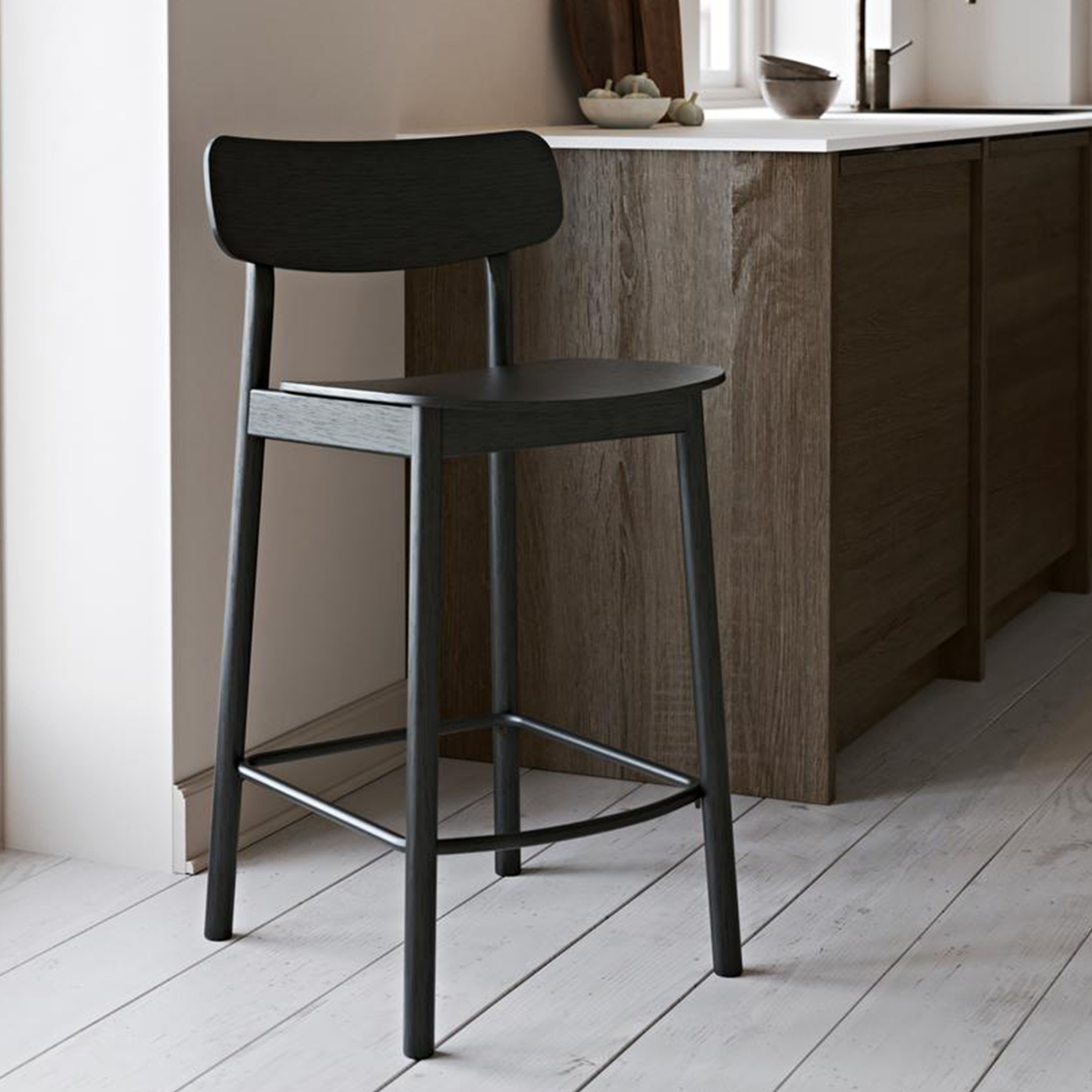 Woud Soma Baarituoli Mustaksi maalattu saarni 91 cm